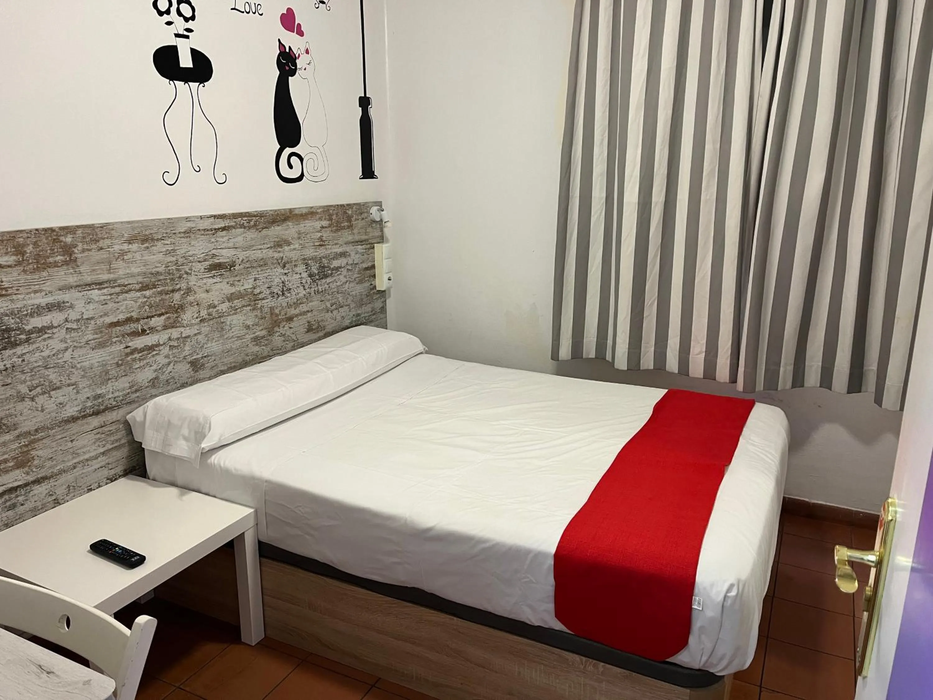 Bedroom, Bed in Casa de Huéspedes Almansa