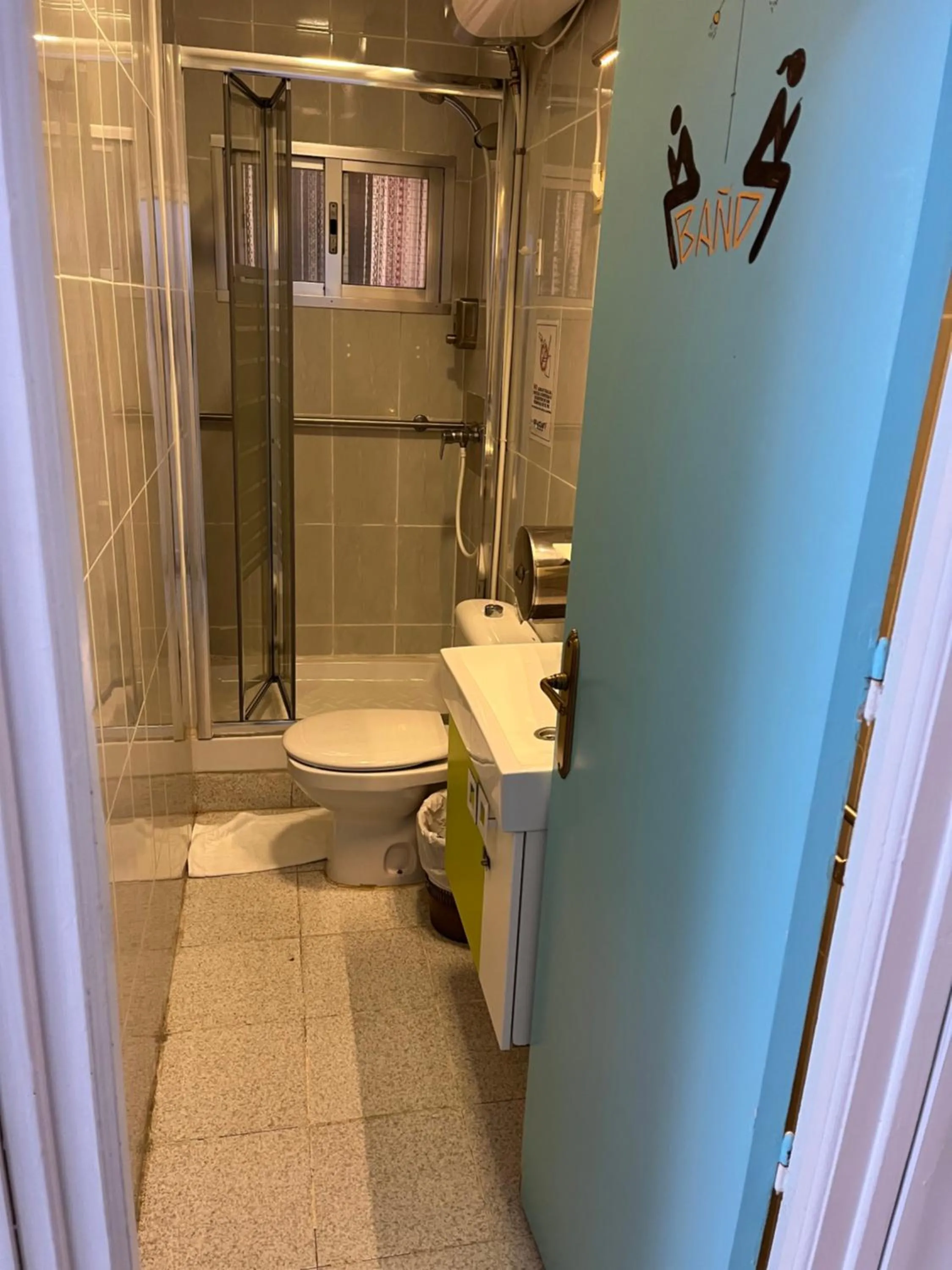 Bathroom in Casa de Huéspedes Almansa