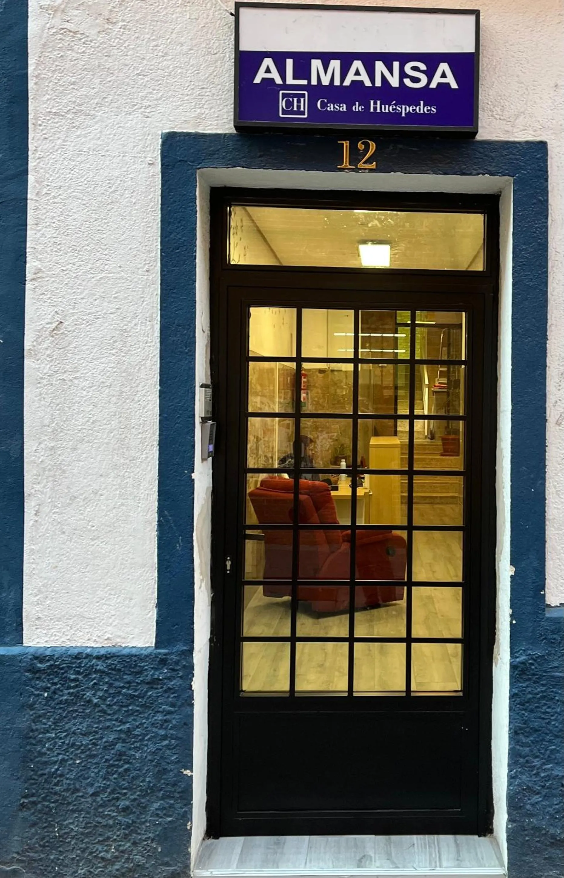 Property building in Casa de Huéspedes Almansa