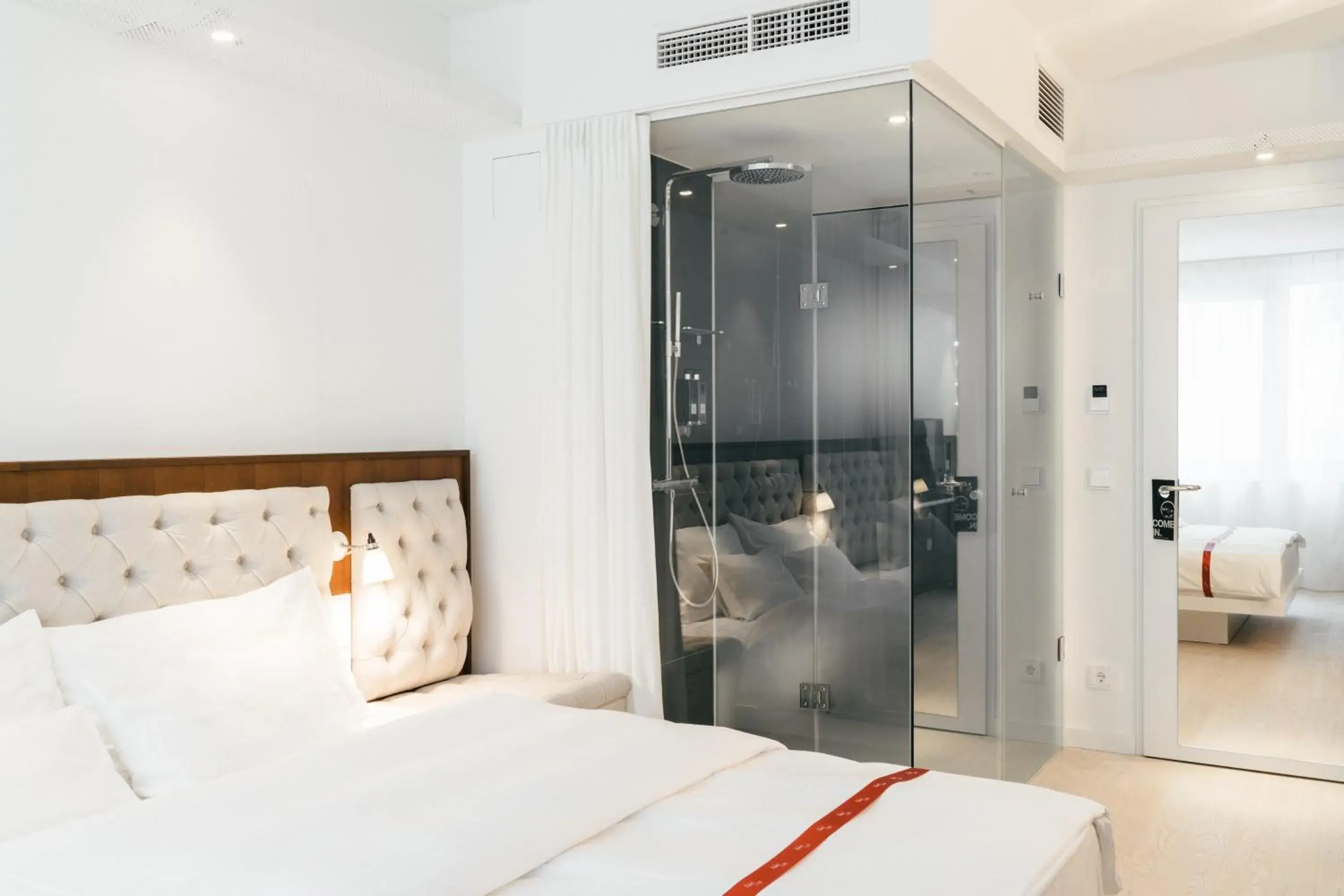 Photo of the whole room, Bed in Ruby Lissi Hotel Vienna Photo of the whole room, Bed in Ruby Lissi Hotel Vienna