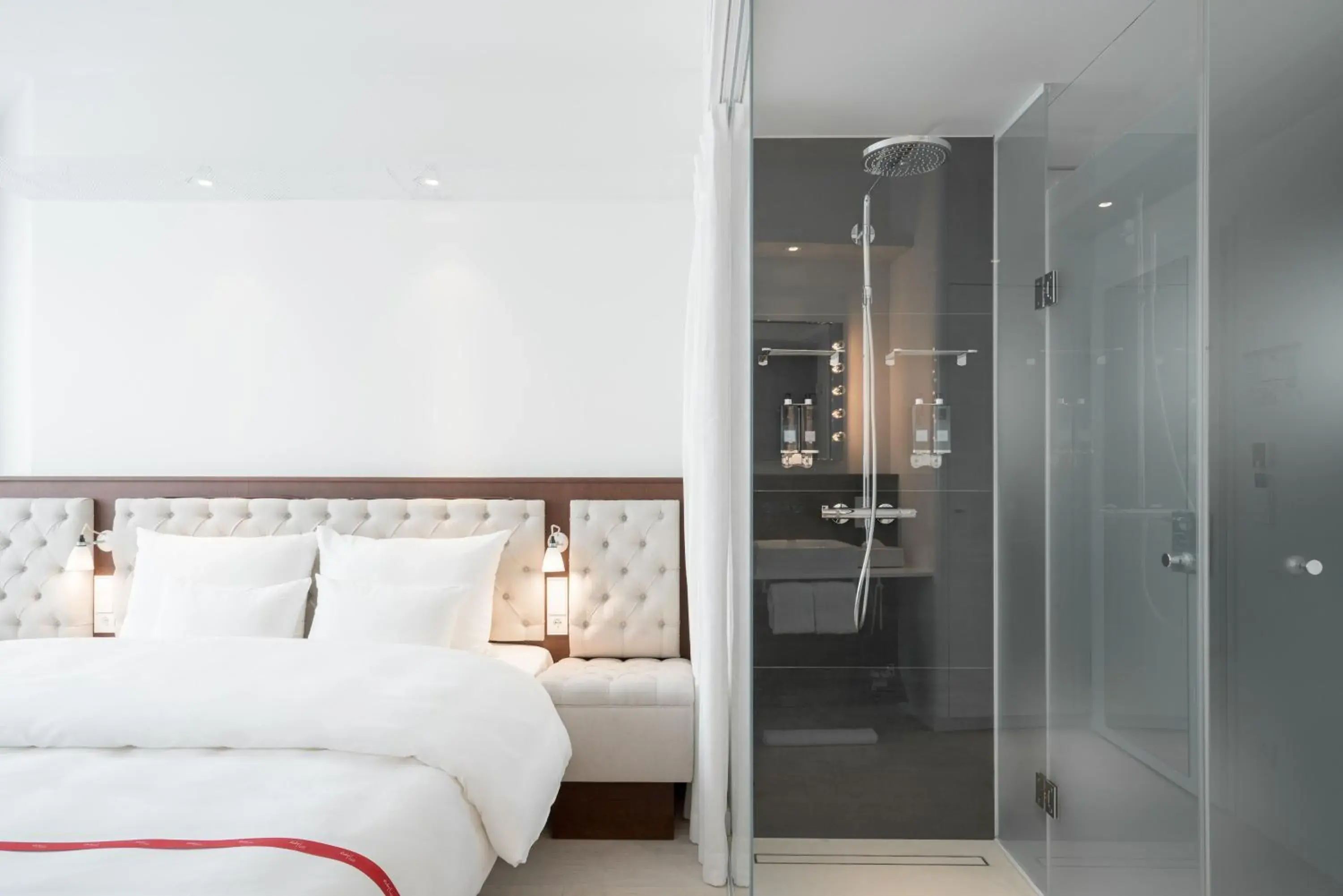 Photo of the whole room, Bed in Ruby Lissi Hotel Vienna Photo of the whole room, Bed in Ruby Lissi Hotel Vienna