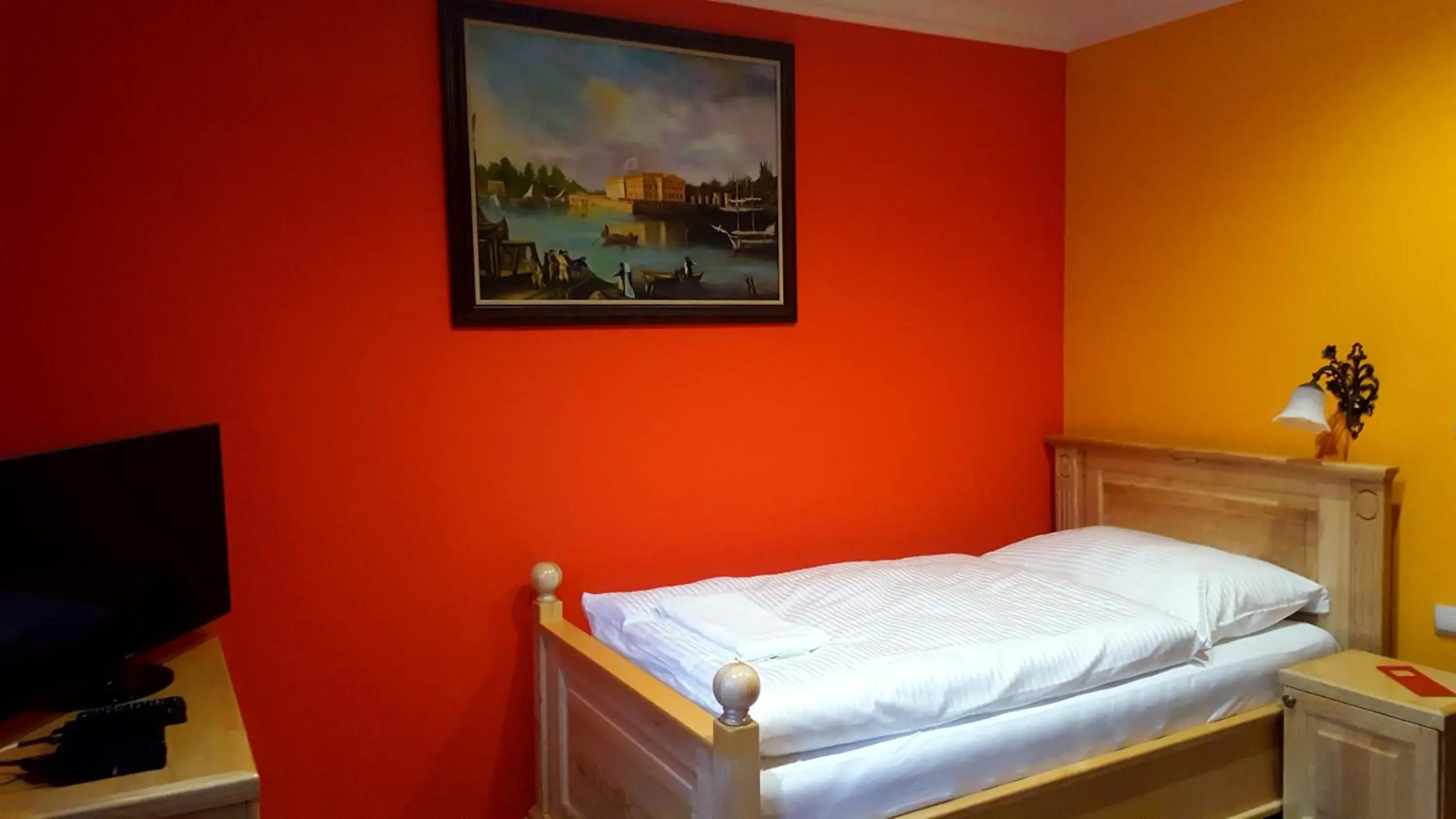 Single Room with Bathroom - single occupancy in Gasthof Kaiser Single Room with Bathroom - single occupancy in Gasthof Kaiser