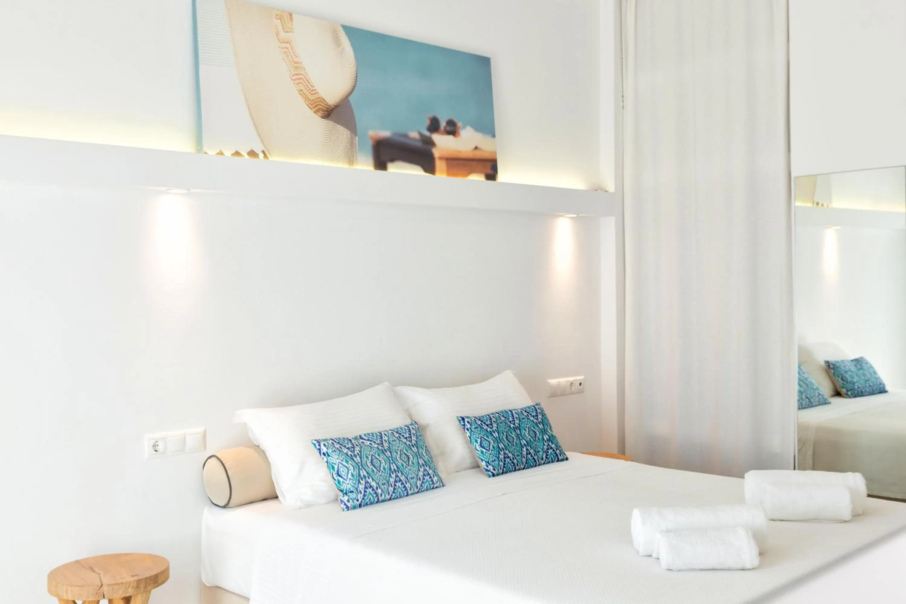 Photo of the whole room, Bed in Golden Beach Hotel