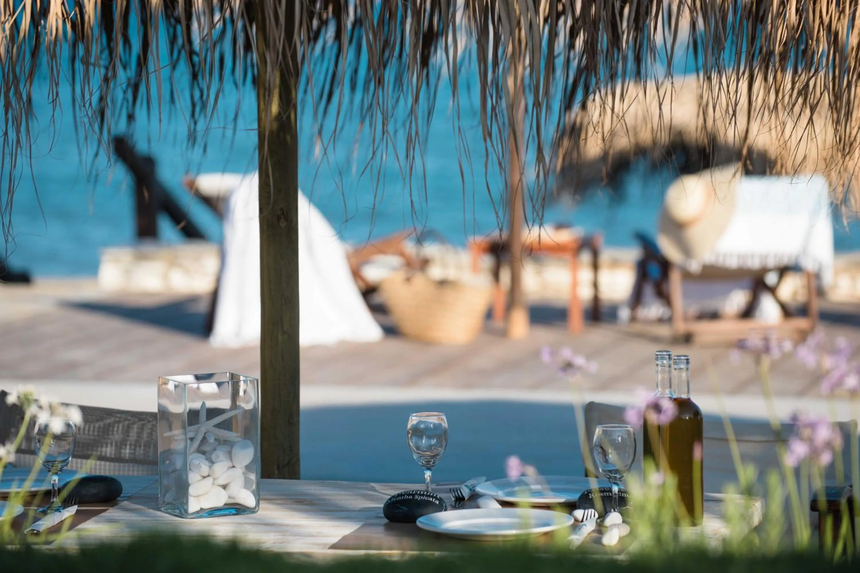 Restaurant/places to eat in Golden Beach Hotel