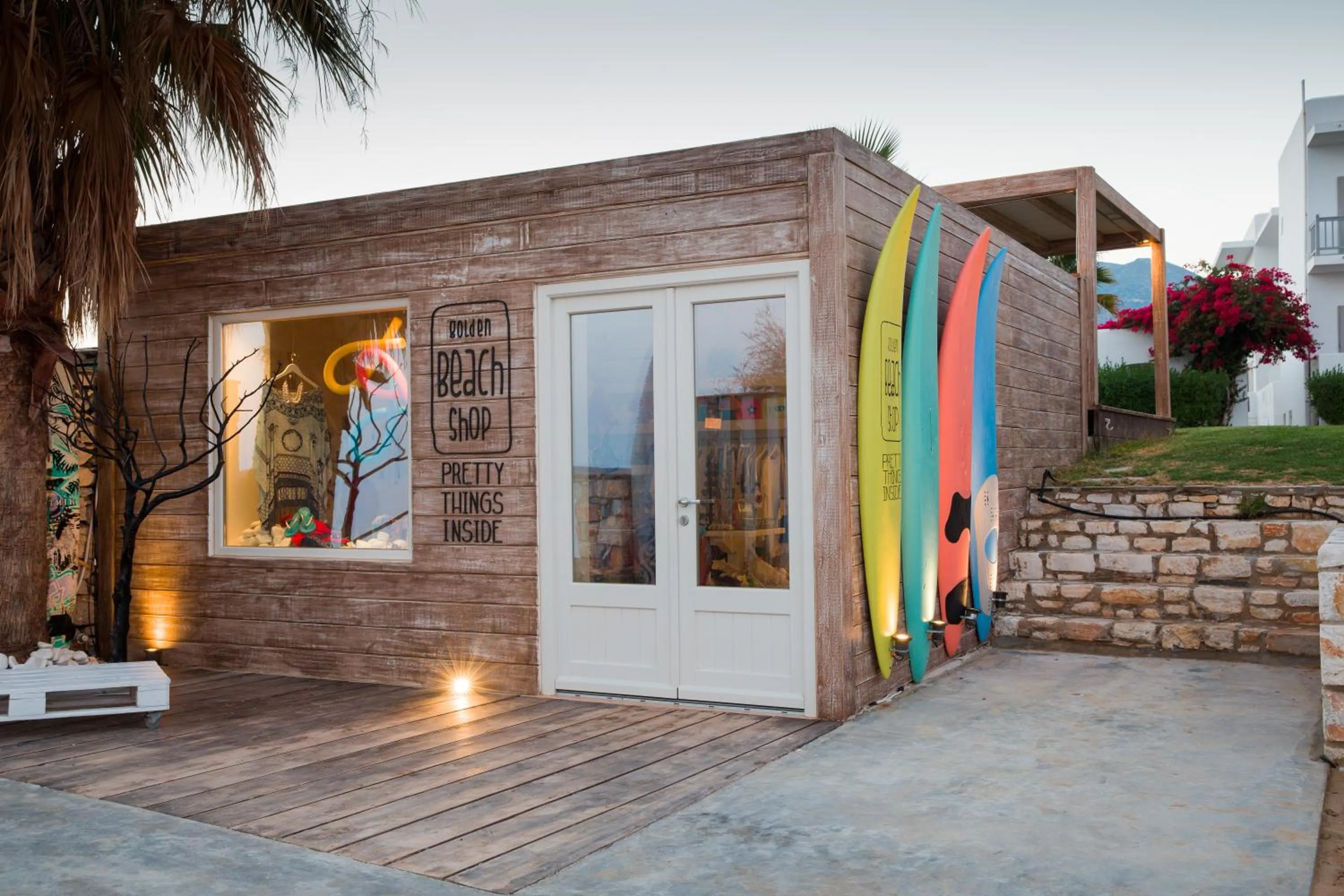 On-site shops in Golden Beach Hotel