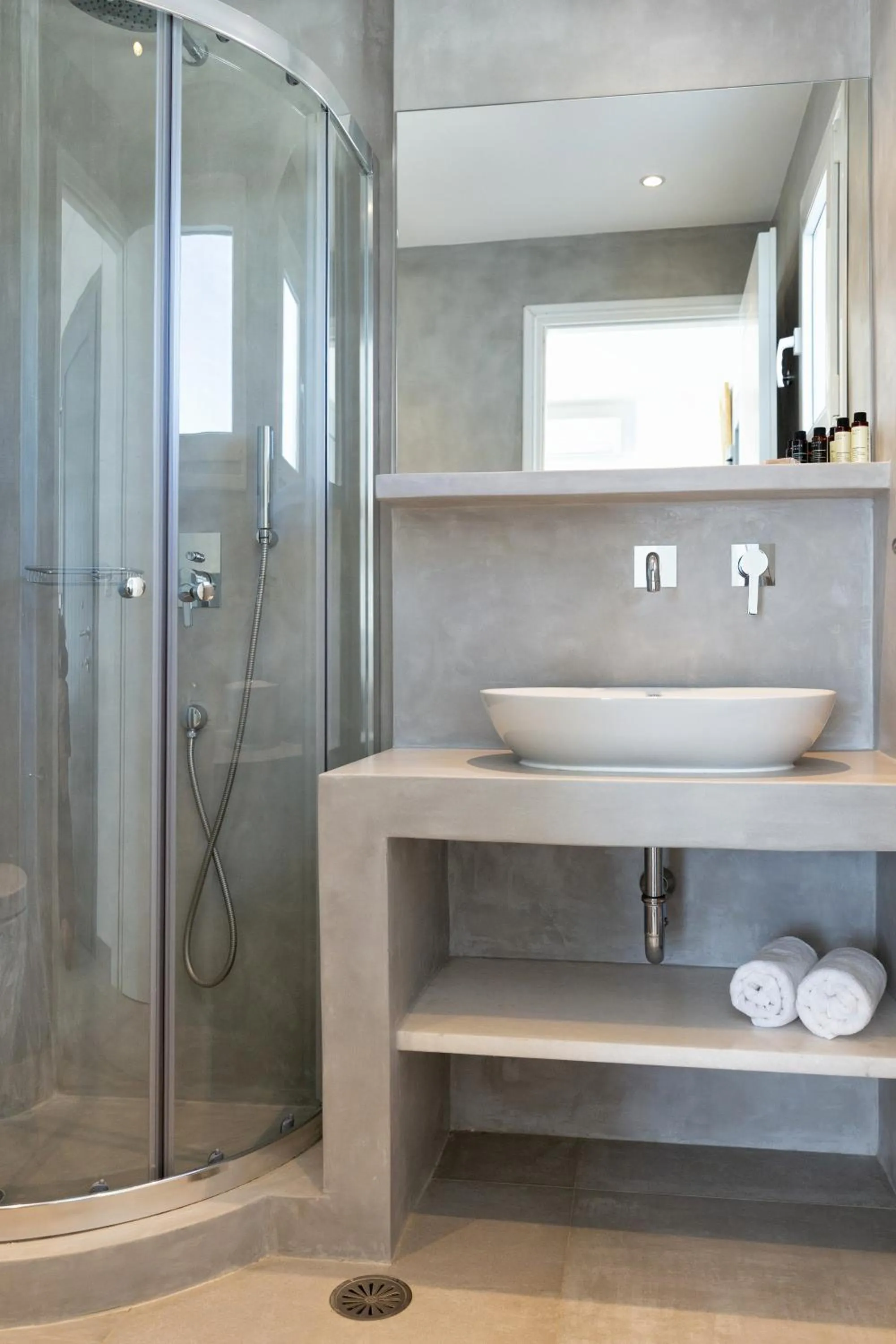 Decorative detail in Golden Beach Hotel