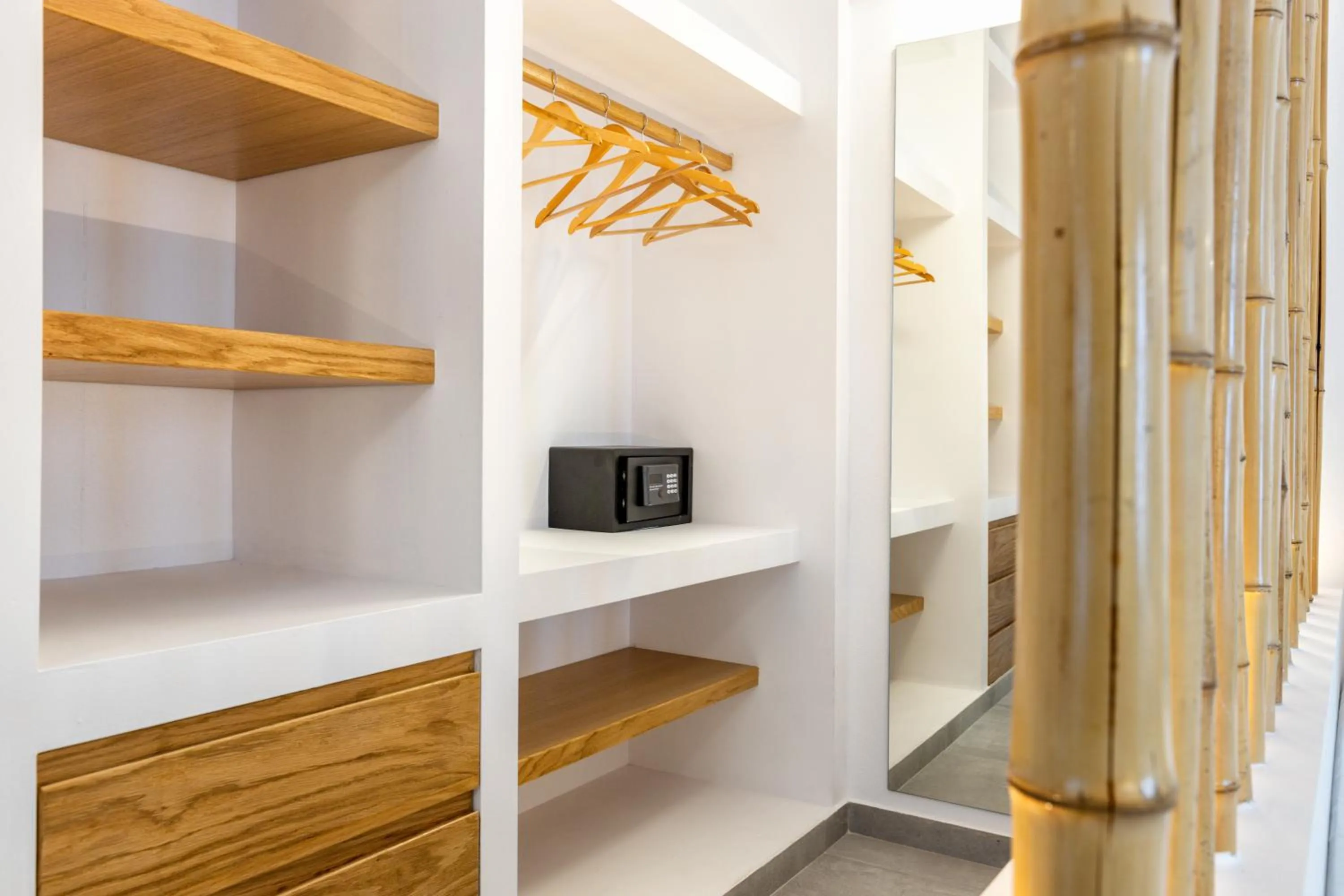 Decorative detail in Golden Beach Hotel