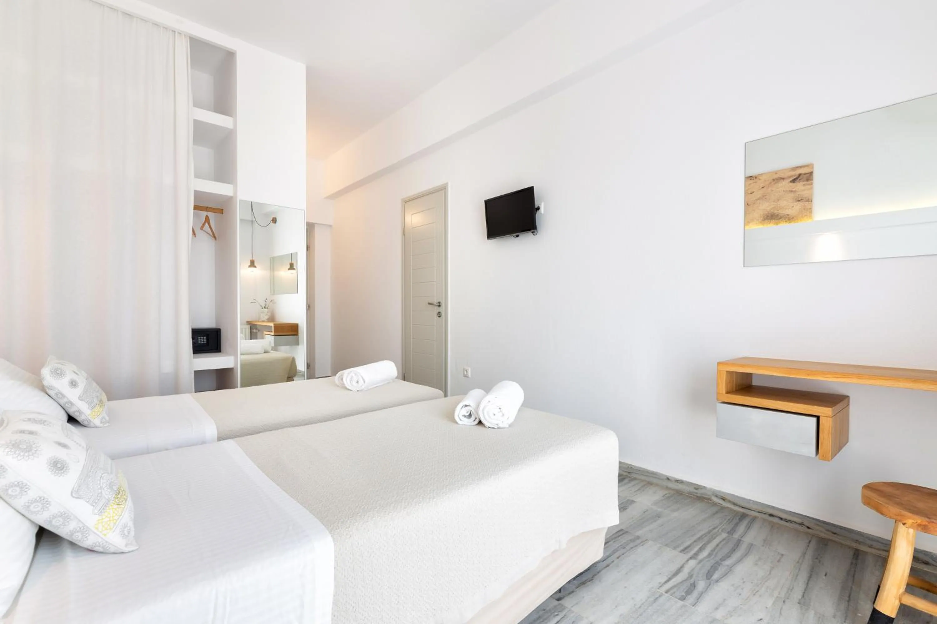 Photo of the whole room, Bed in Golden Beach Hotel