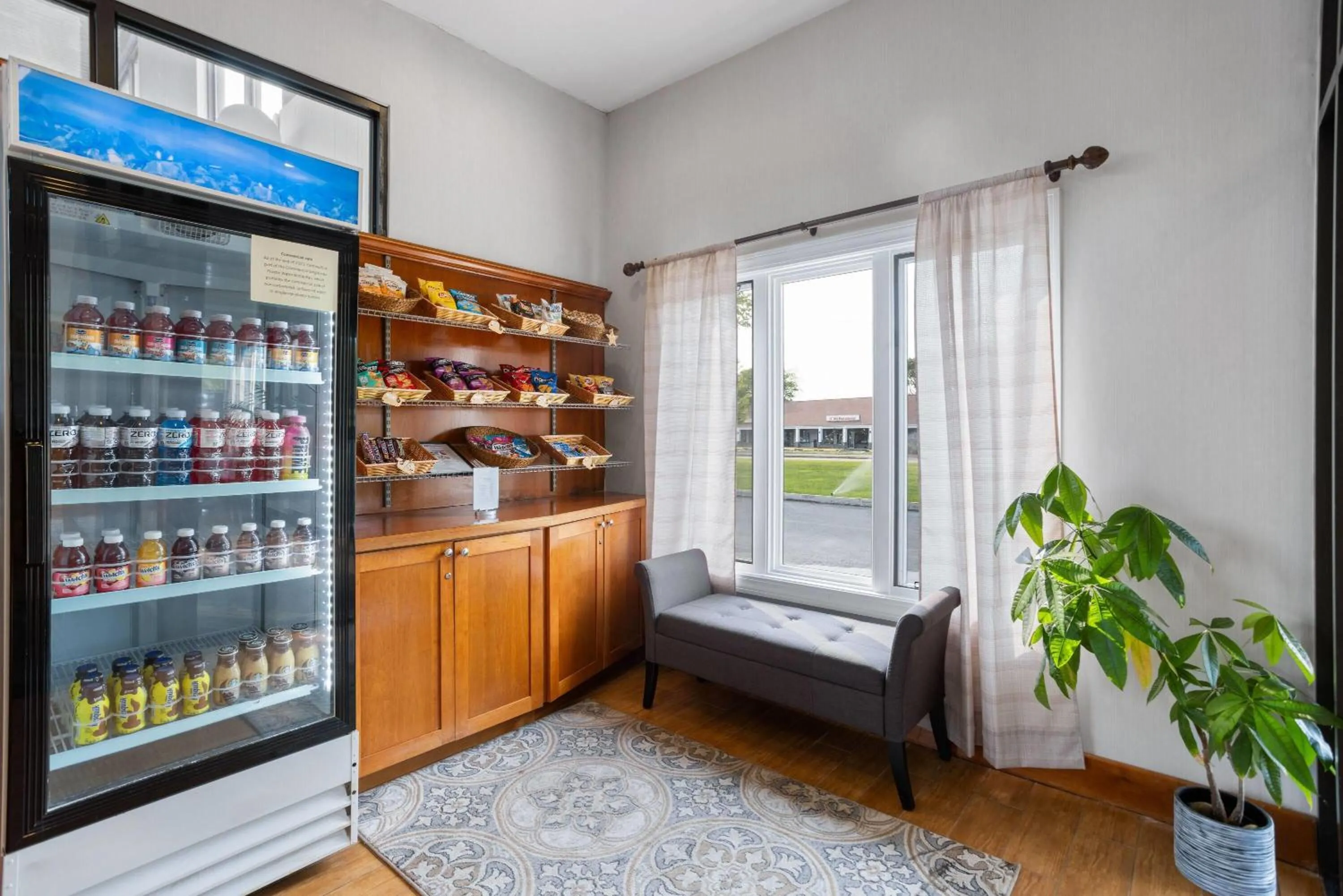 Food and drinks in All Seasons Resort, Trademark Collection by Wyndham