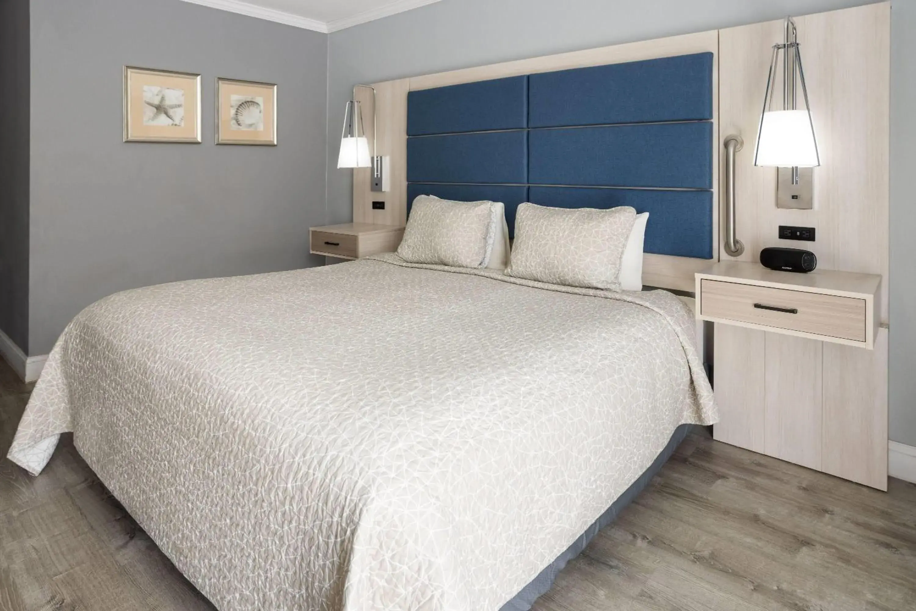 Photo of the whole room, Bed in All Seasons Resort, Trademark Collection by Wyndham Photo of the whole room, Bed in All Seasons Resort, Trademark Collection by Wyndham