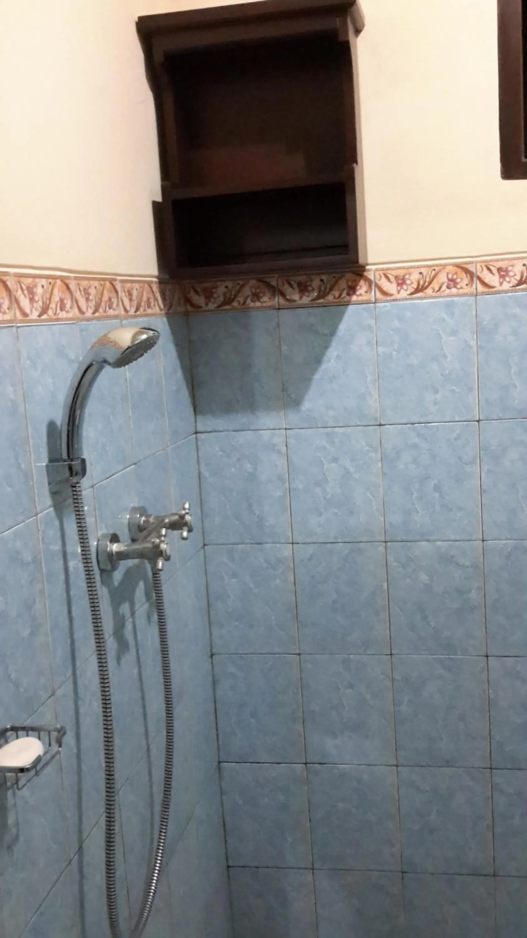 Bathroom in Hotel Mawar Sari Mitra RedDoorz