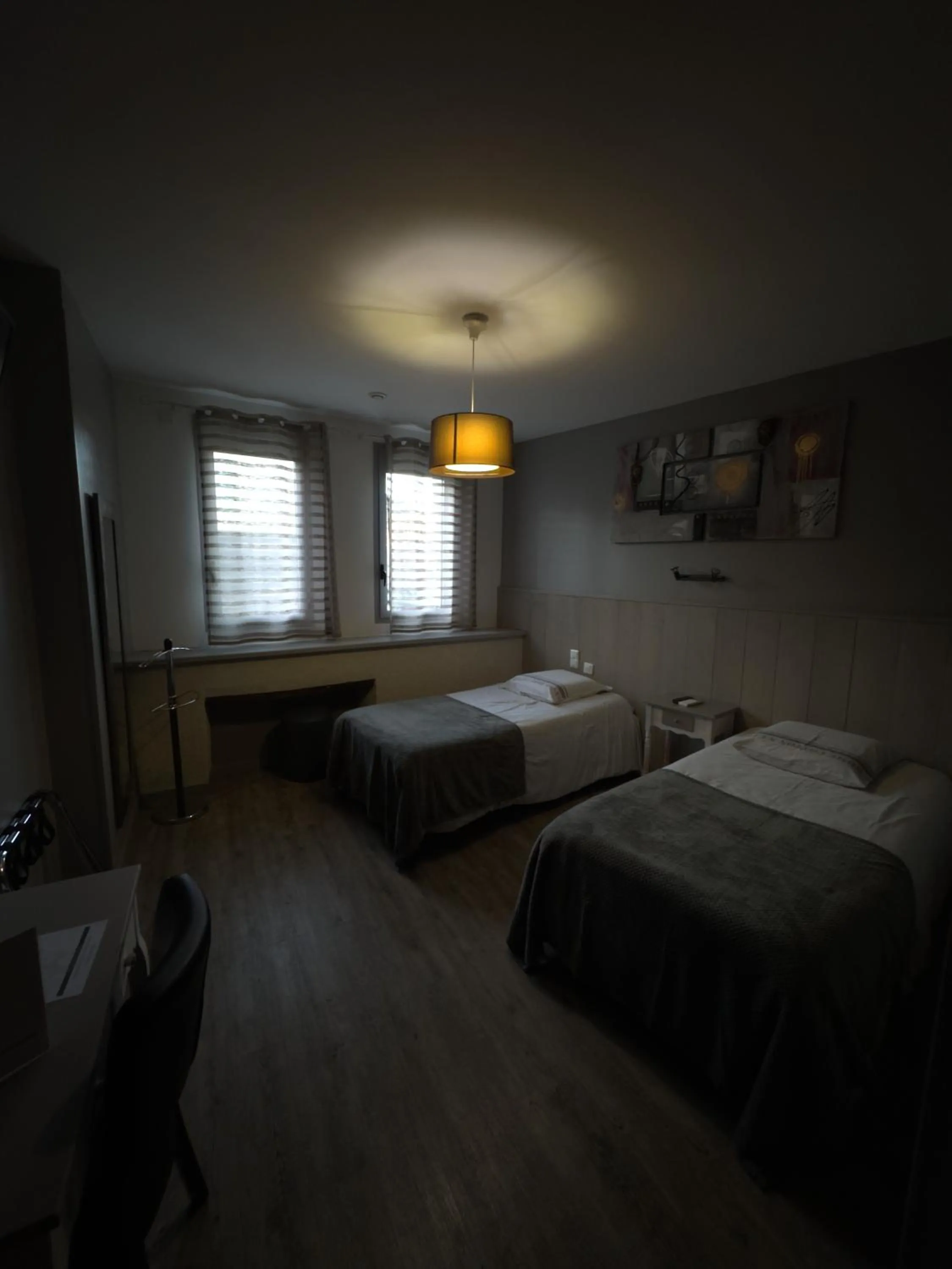 Photo of the whole room, Bed in Hôtel le midi
