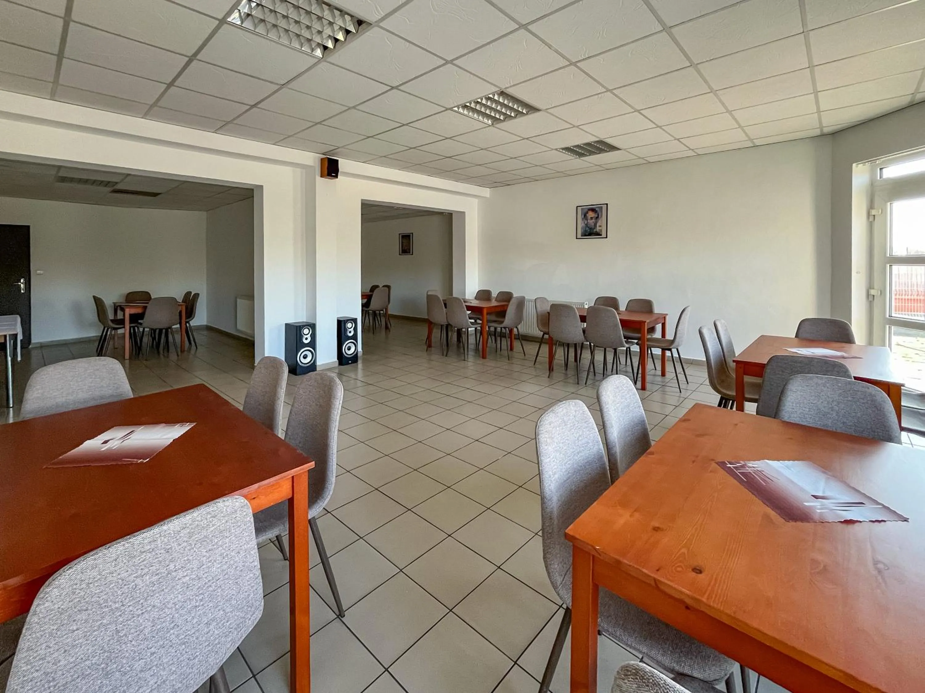 Restaurant/places to eat in AM Motel