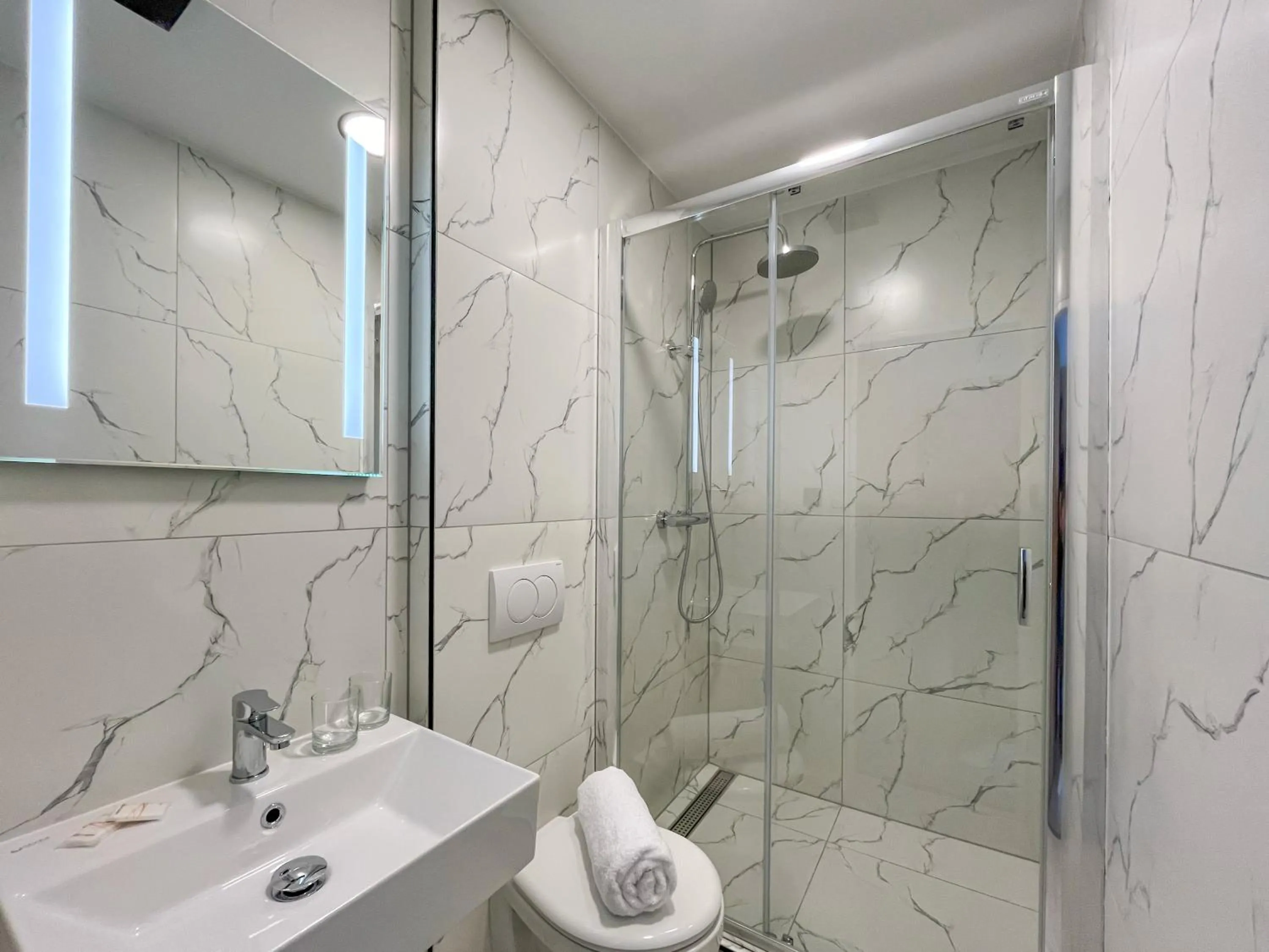 Bathroom in AM Motel