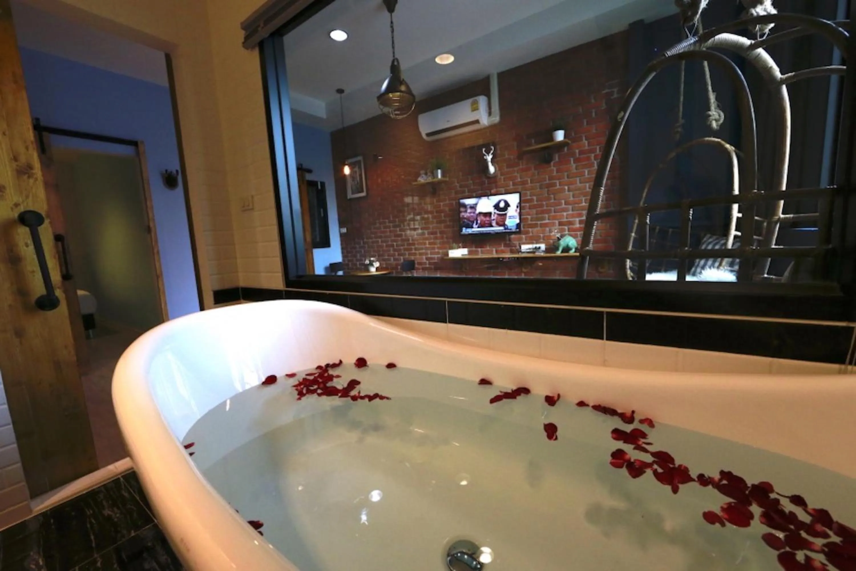 Photo of the whole room in Adagio Bangkok