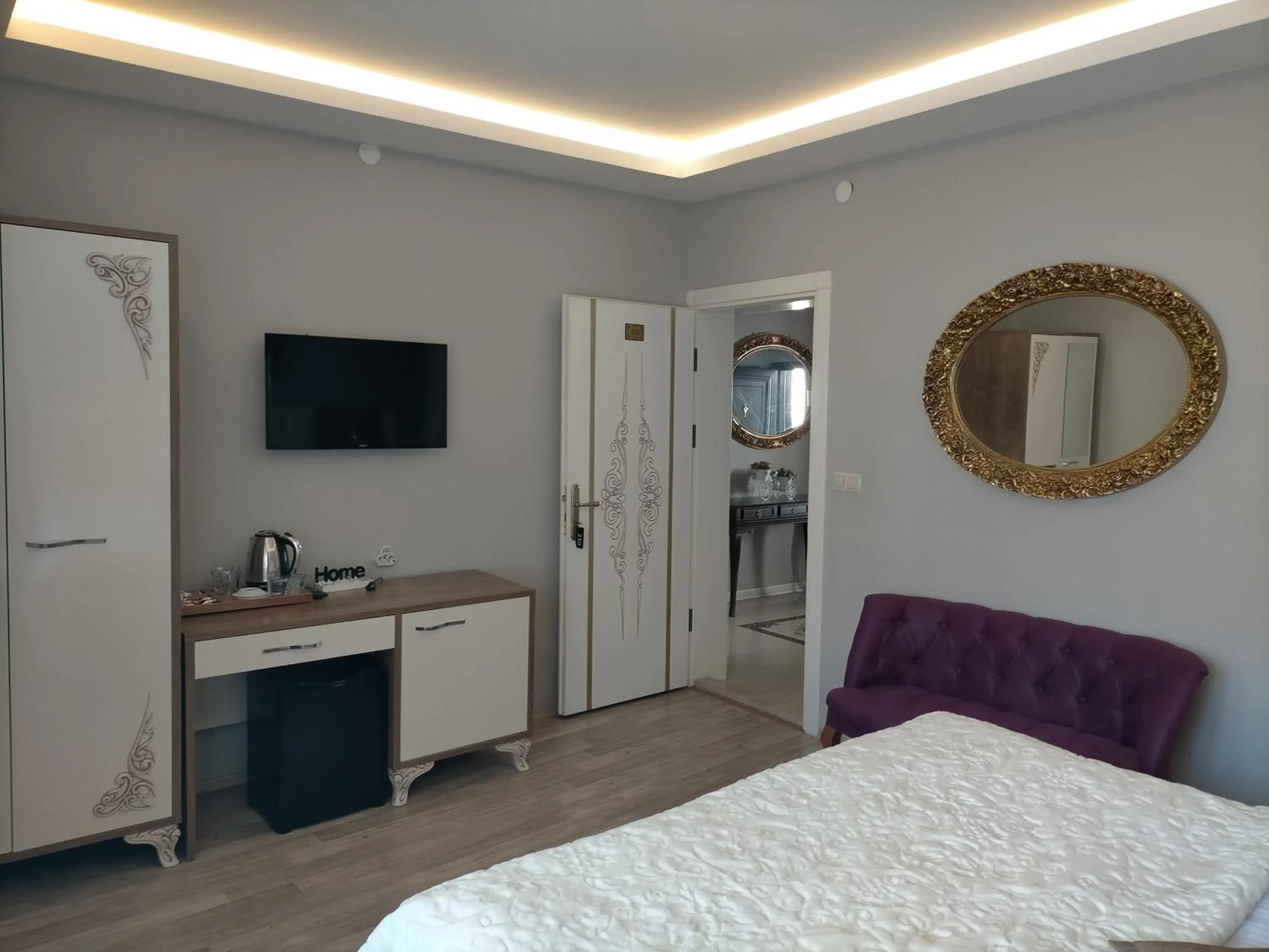 TV and multimedia in Sehri̇-zade Yalisi