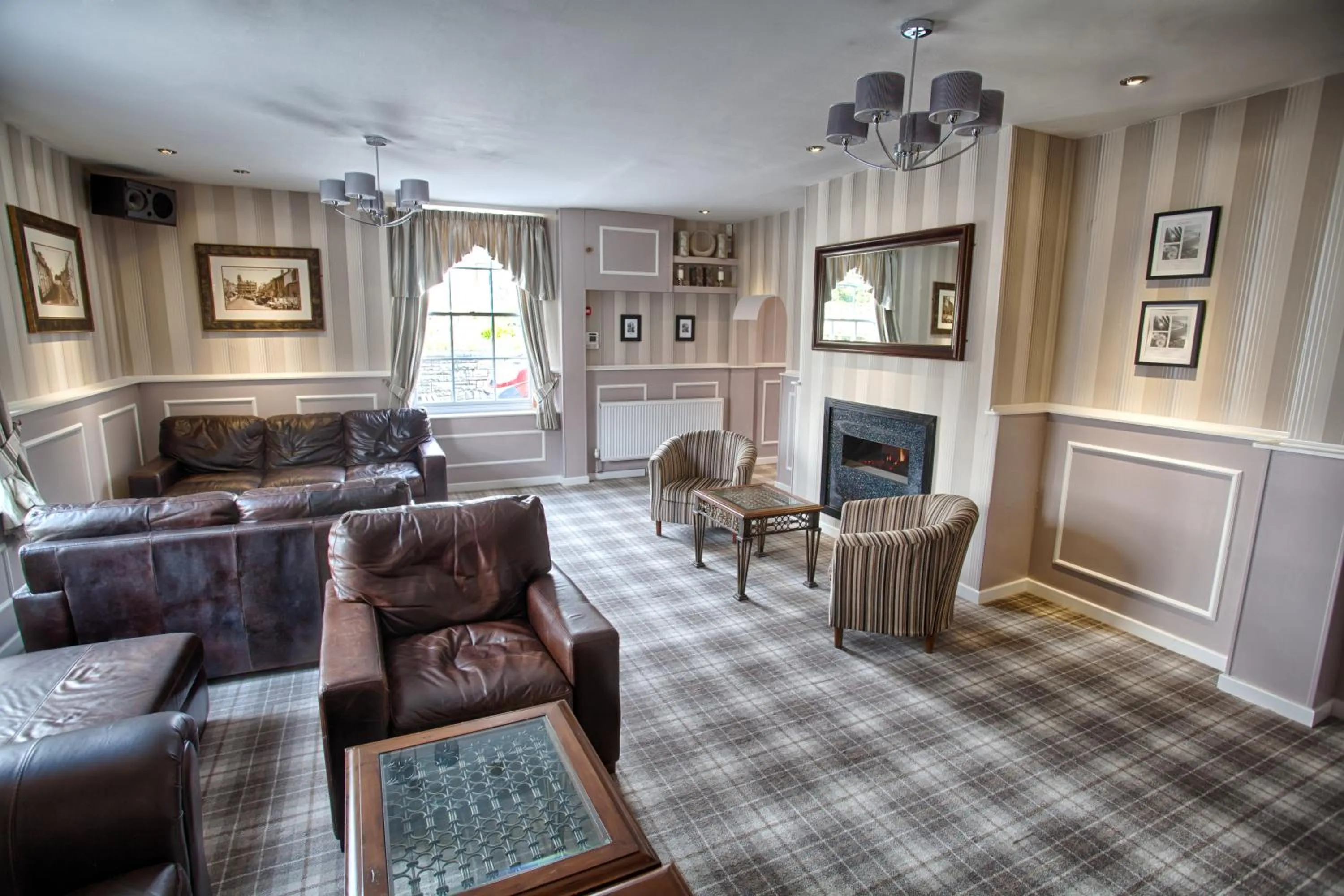 Lounge or bar in The Elephant & Castle Hotel