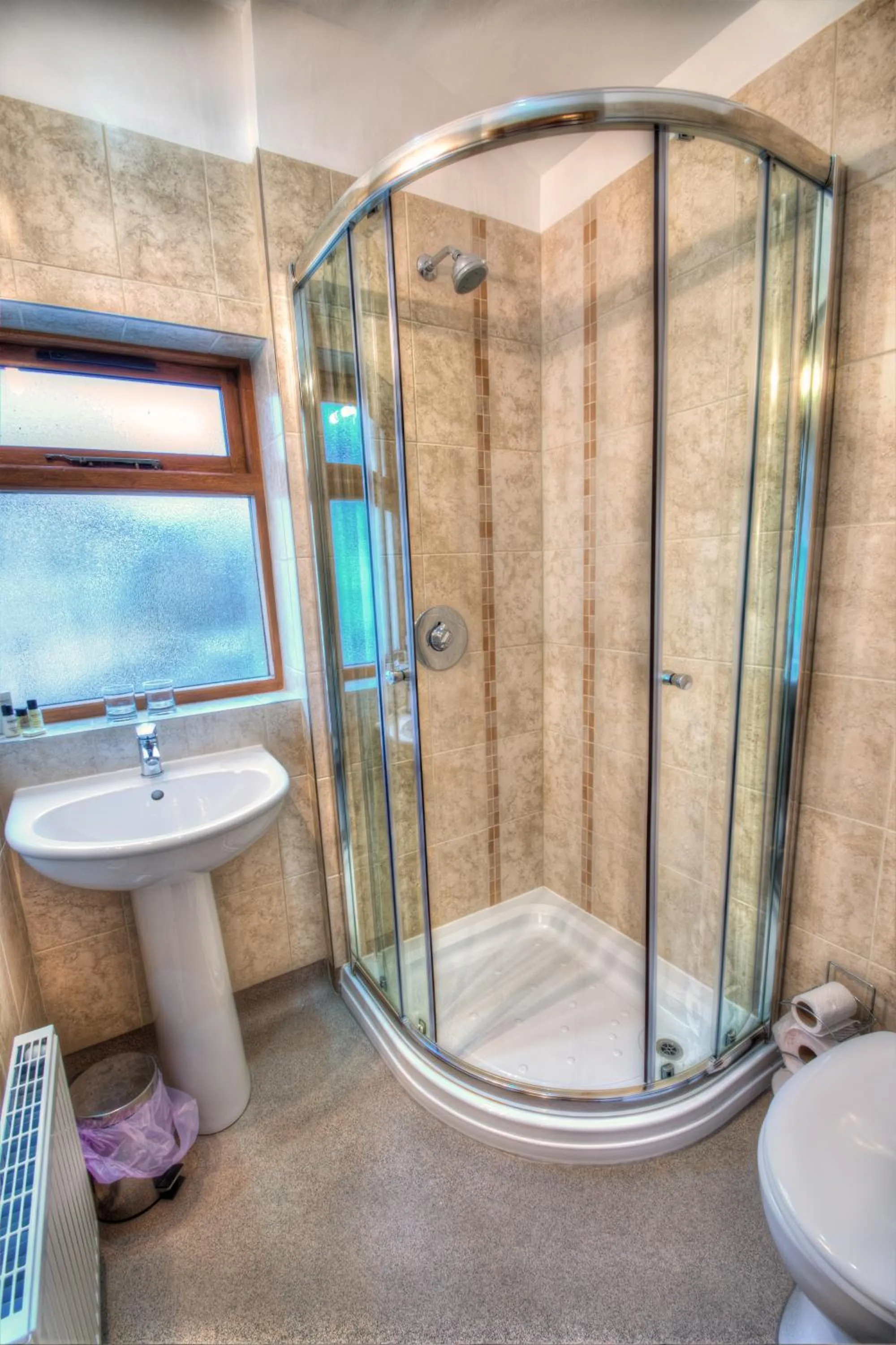 Bathroom in The Elephant & Castle Hotel