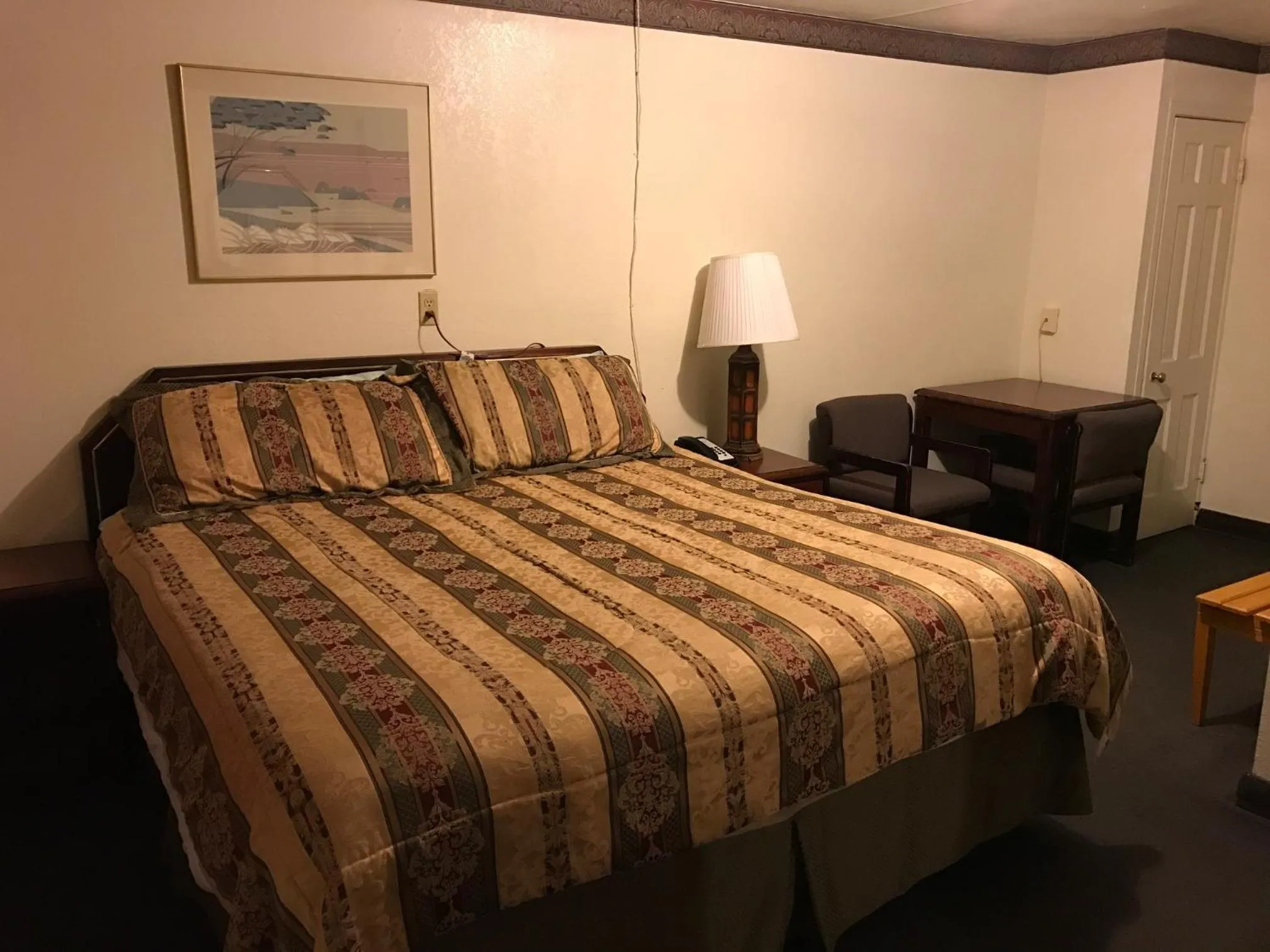 Bed in Budget Inn of Brownfield