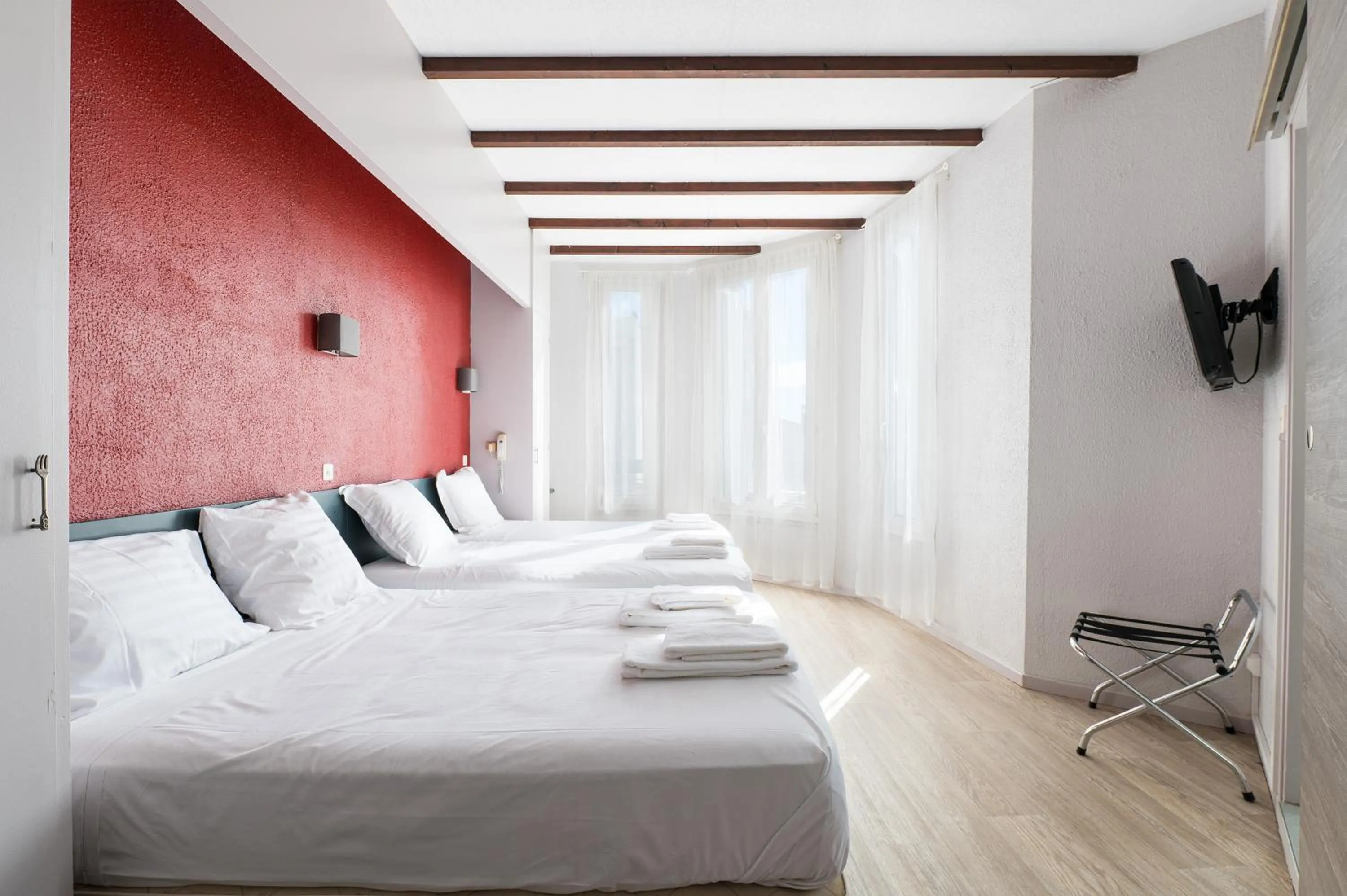 Photo of the whole room, Bed in Hôtel Aragon - Centre ville gare