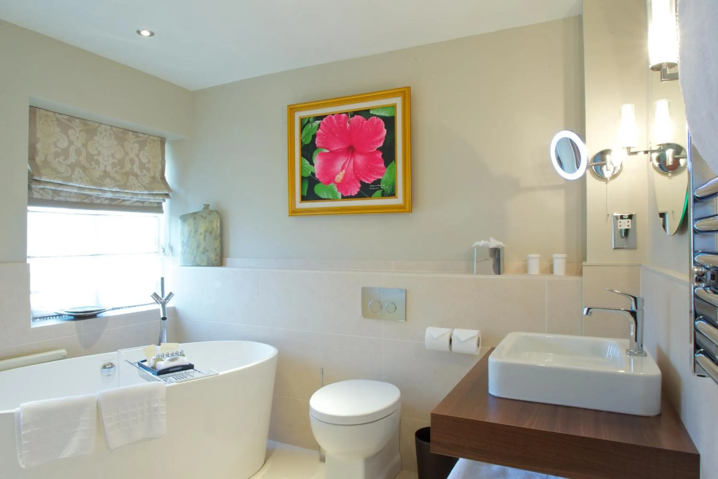 Bathroom in Lords Of The Manor