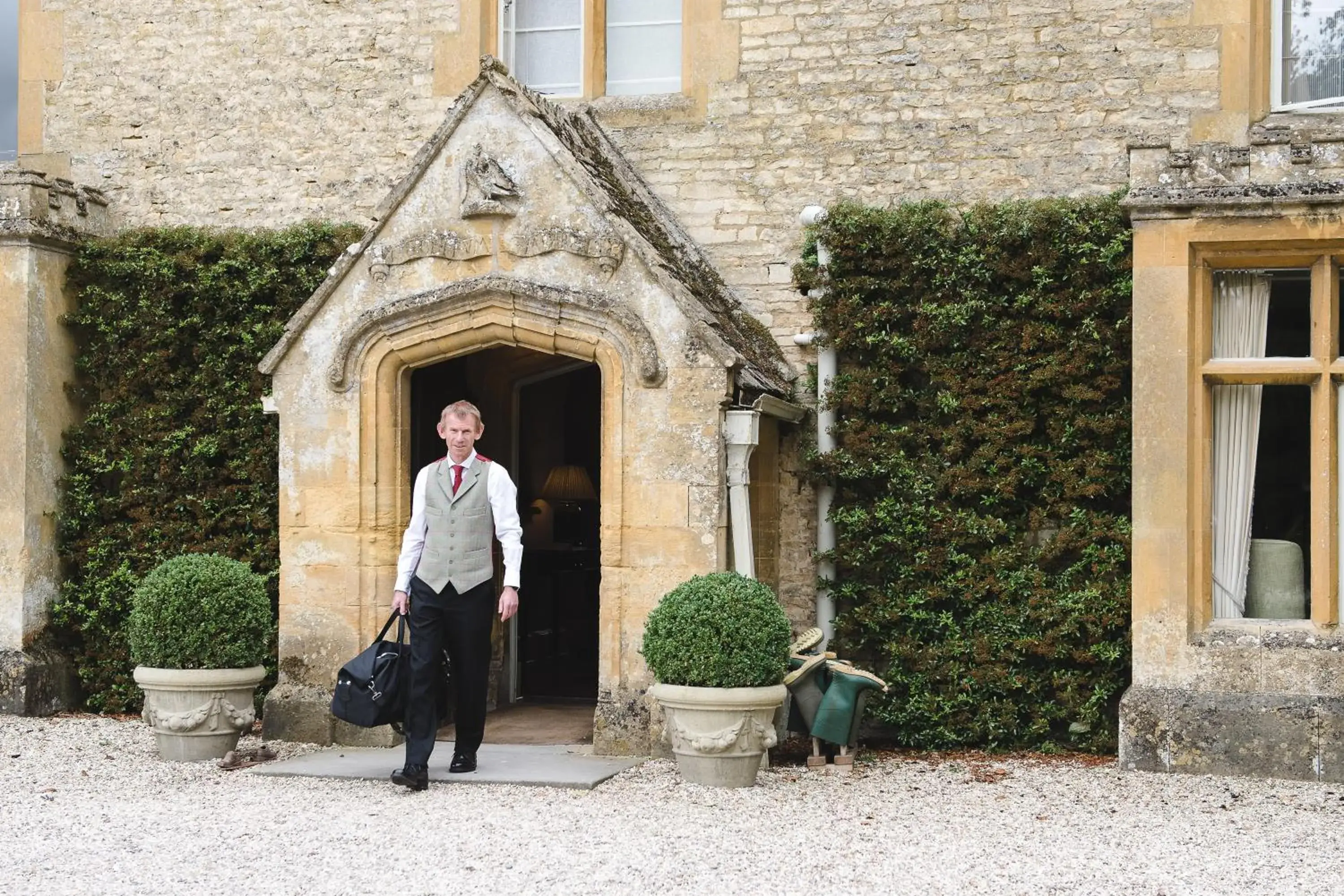 Facade/entrance in Lords Of The Manor