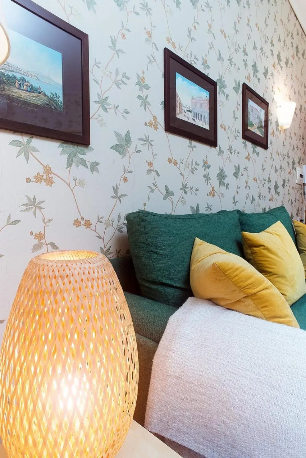 Living room, Bed in Residenza Echia