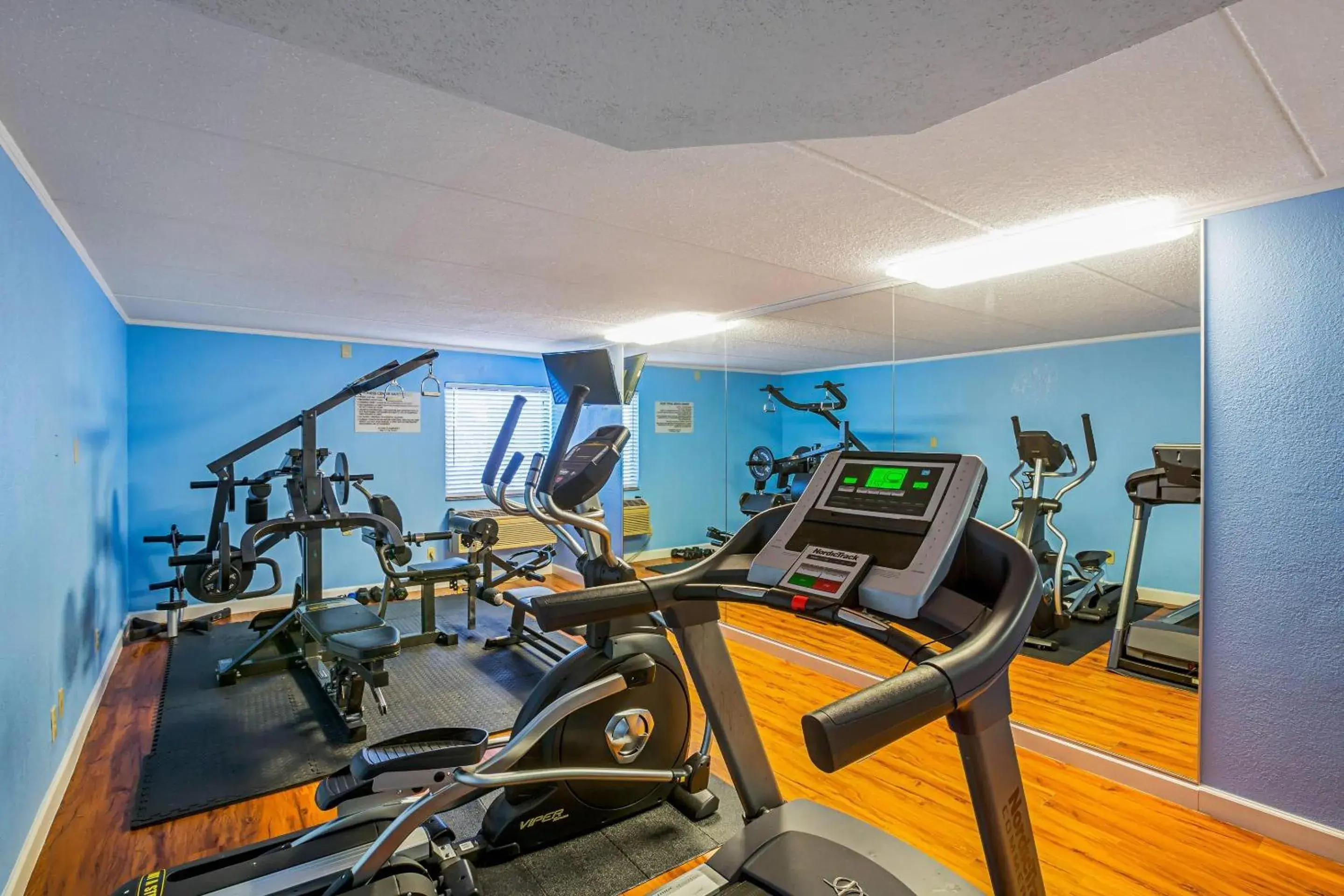 Fitness centre/facilities in Quality Inn & Suites near Six Flags East Fitness centre/facilities in Quality Inn & Suites near Six Flags East