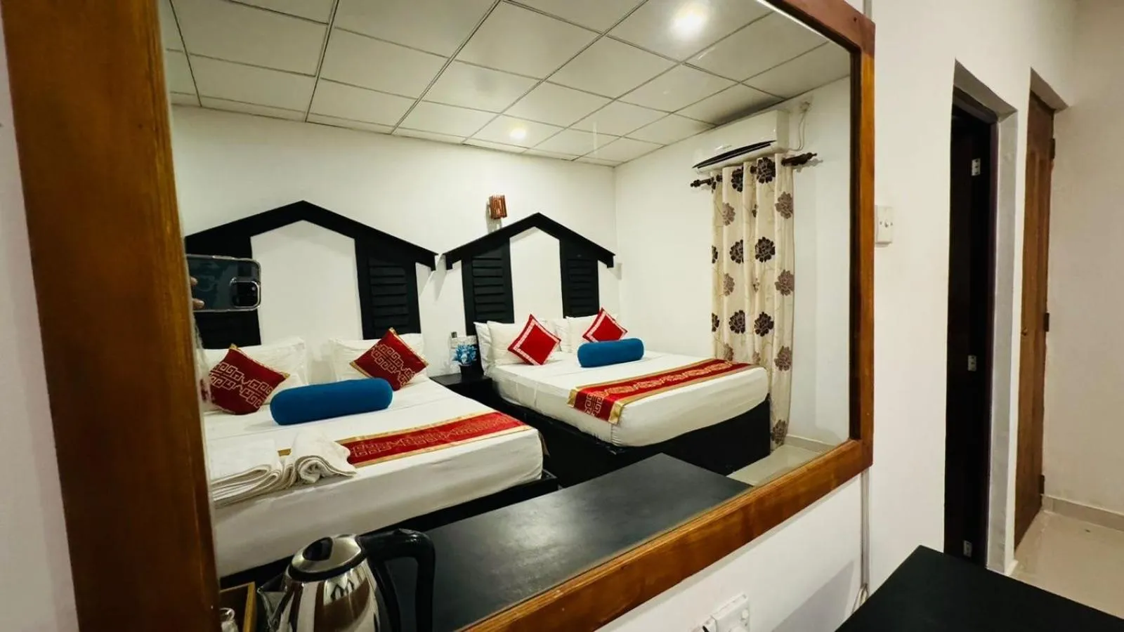 Bedroom, Bed in Sunshine Resort & Spa Sigiriya