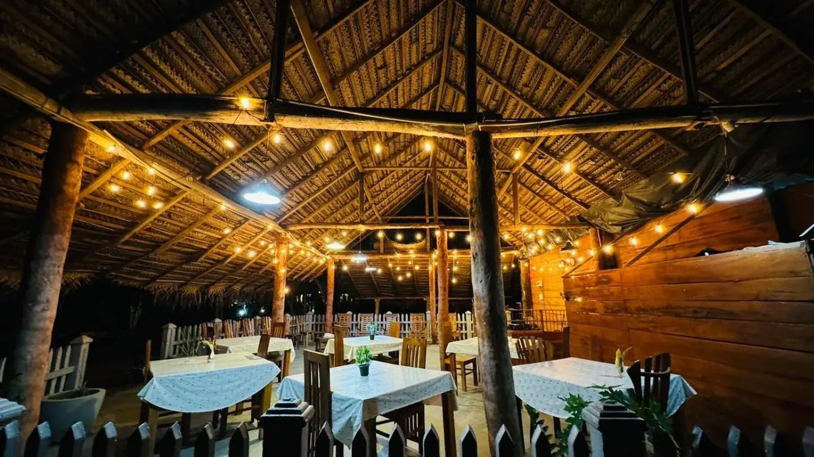 Restaurant/places to eat in Sunshine Resort & Spa Sigiriya Restaurant/places to eat in Sunshine Resort & Spa Sigiriya