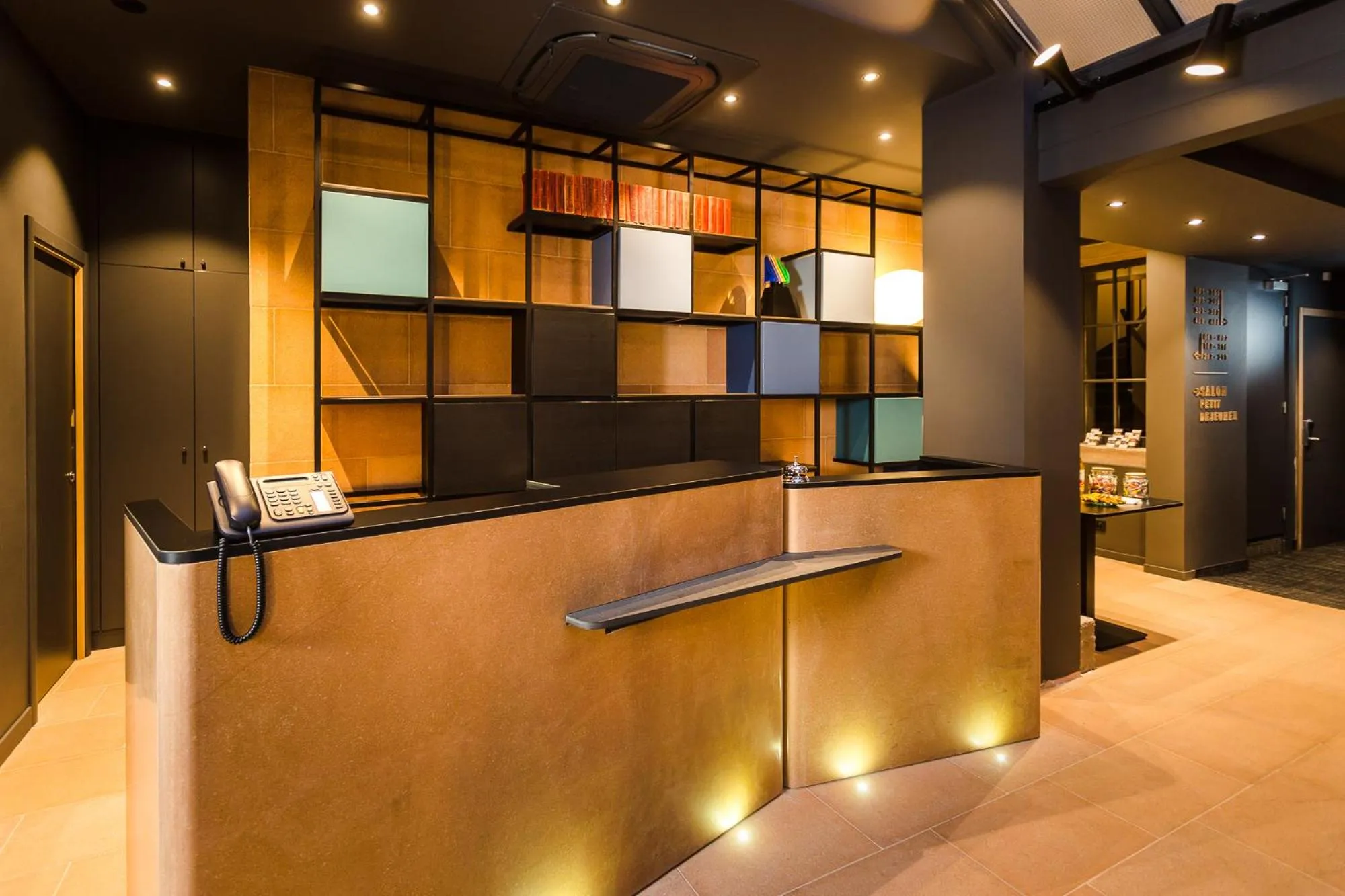 Lobby or reception in Hôtel Du Dragon