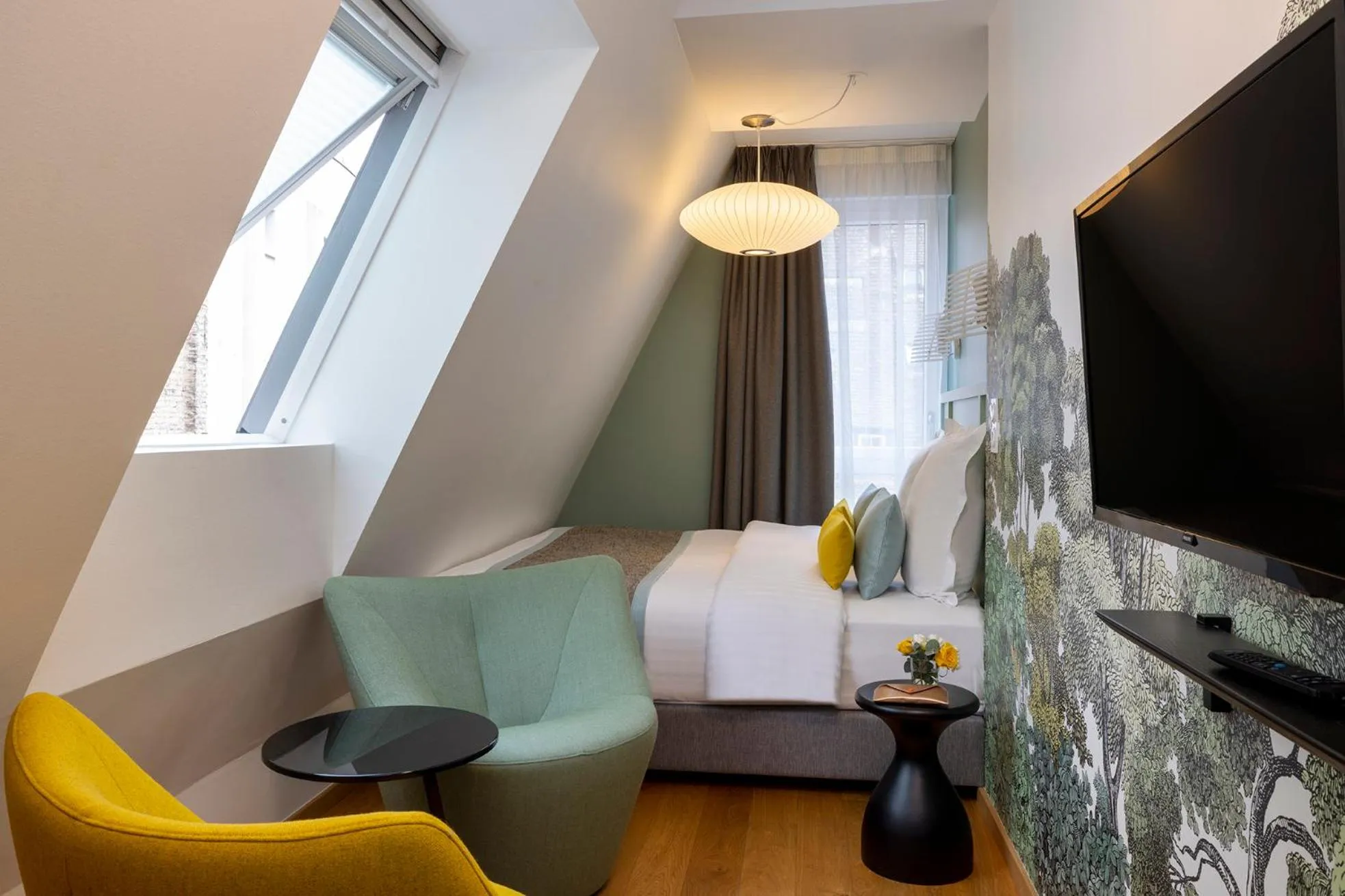 TV and multimedia, Bed in Hôtel Du Dragon