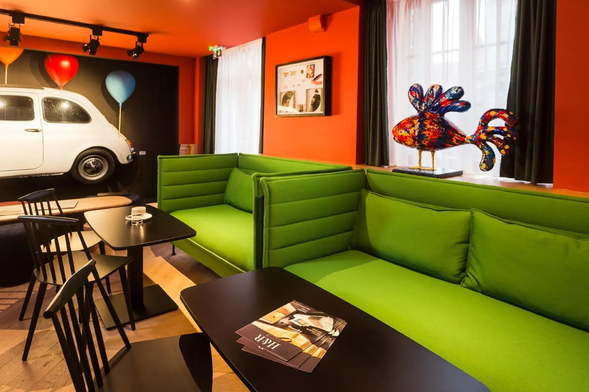 Lounge or bar in Hôtel Du Dragon Lounge or bar in Hôtel Du Dragon