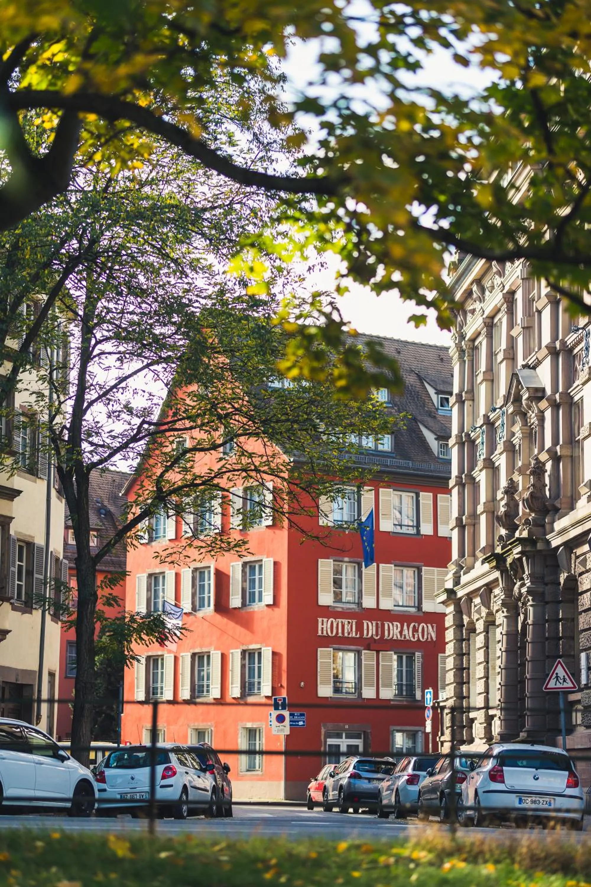 Property building in Hôtel Du Dragon