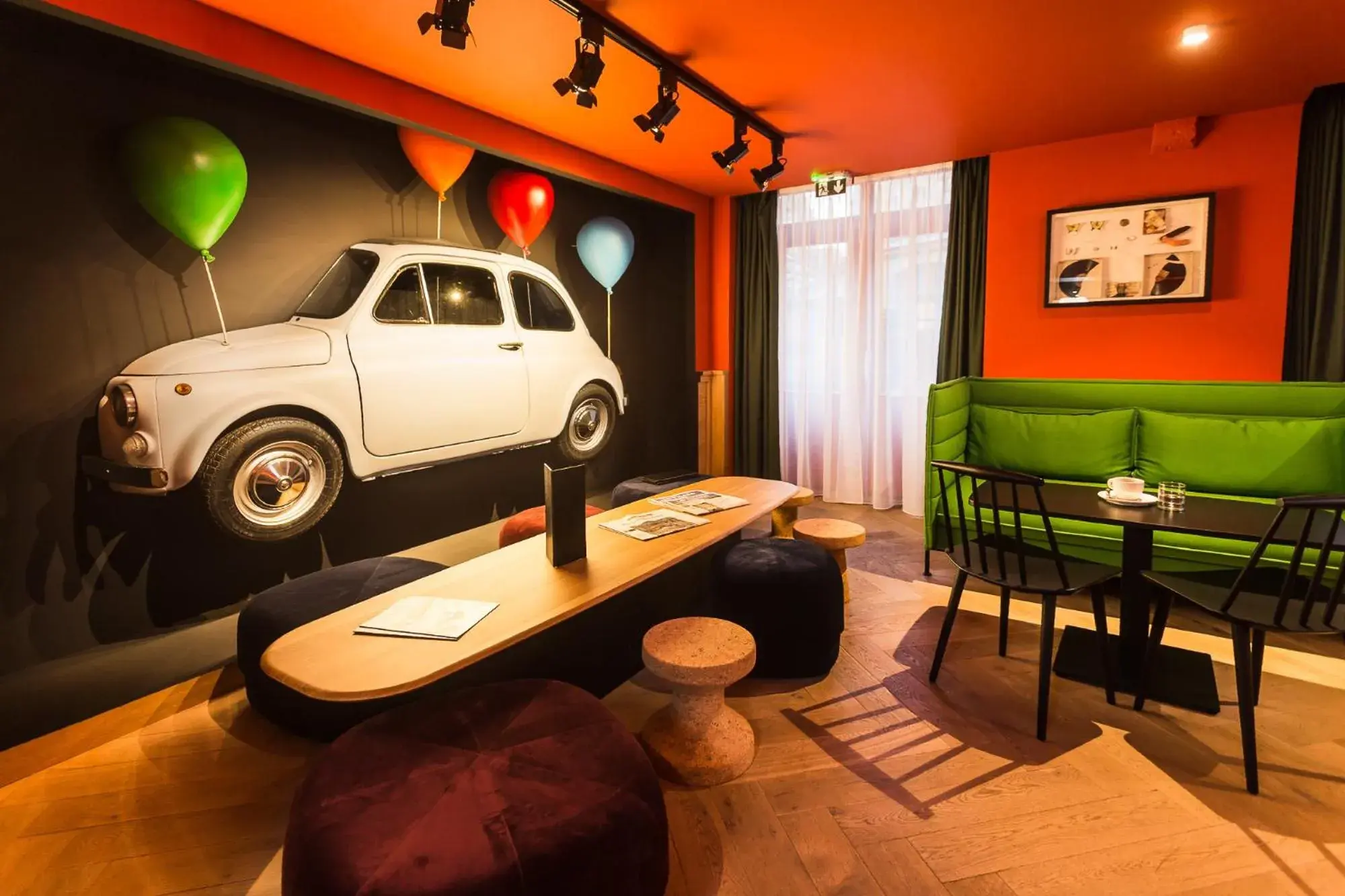 Lounge or bar in Hôtel Du Dragon Lounge or bar in Hôtel Du Dragon