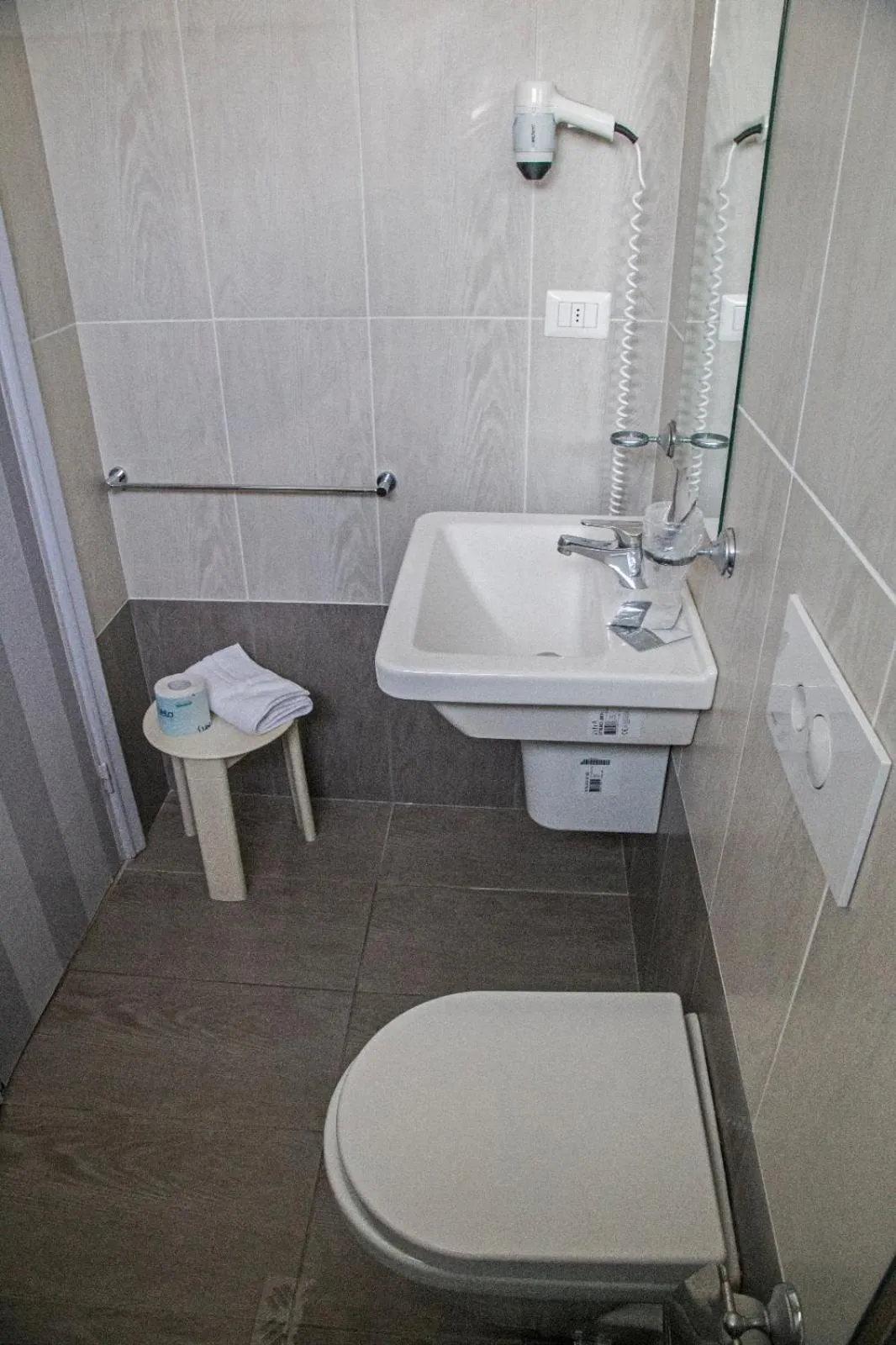 Shower in Hotel Hollywood