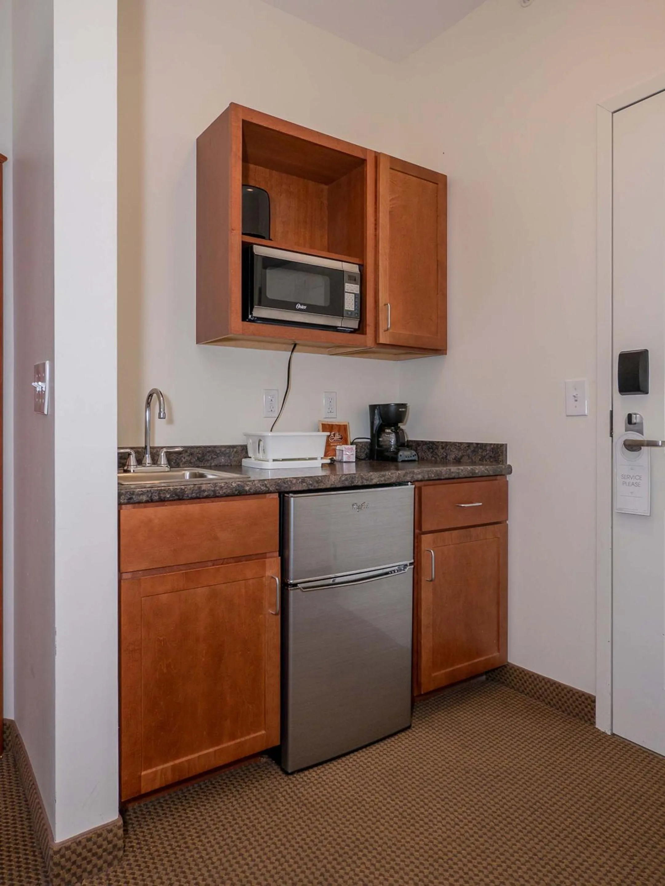 Coffee/tea facilities in Sea Latch Inn