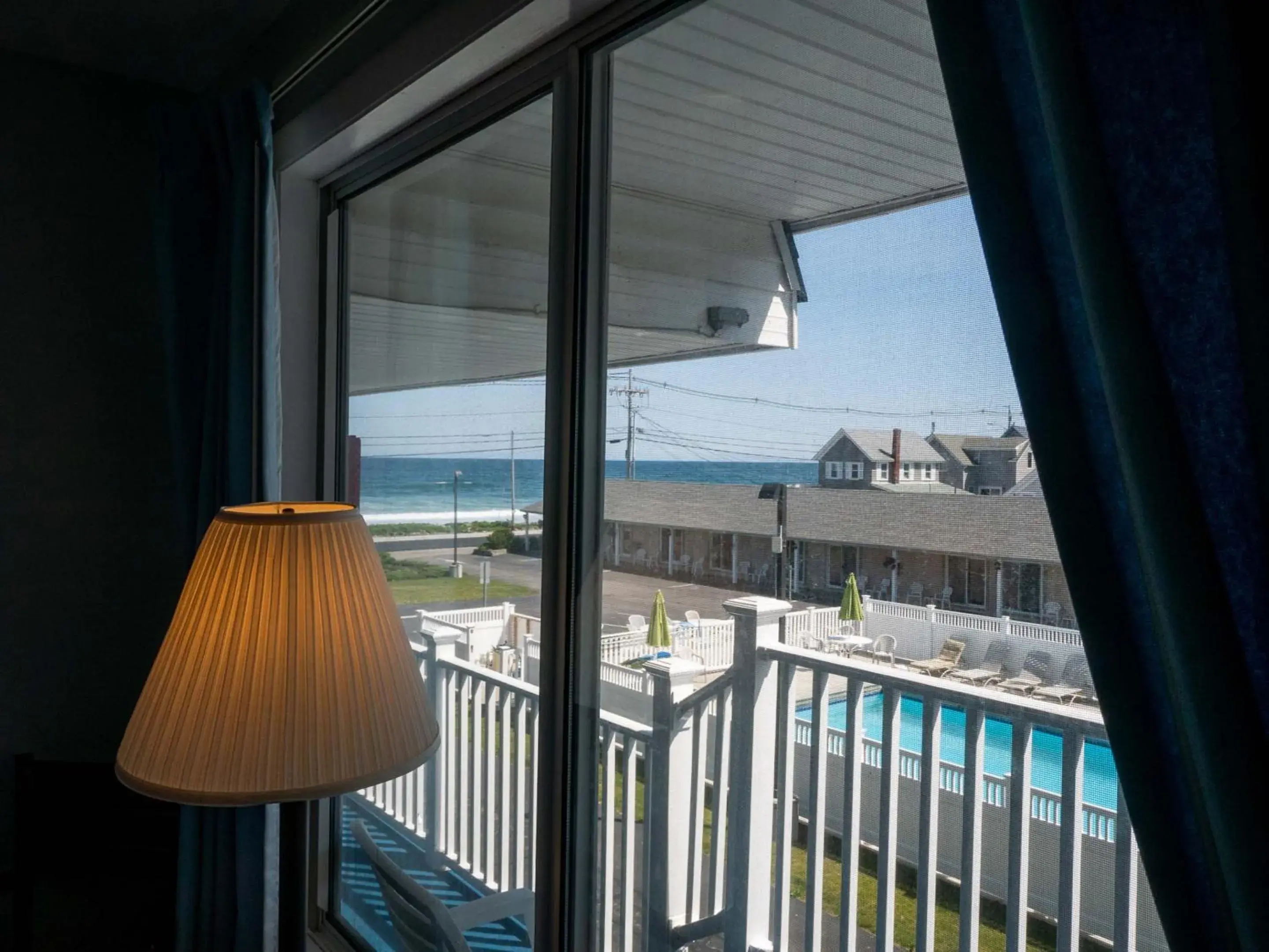 Pool view in Sea Latch Inn Pool view in Sea Latch Inn