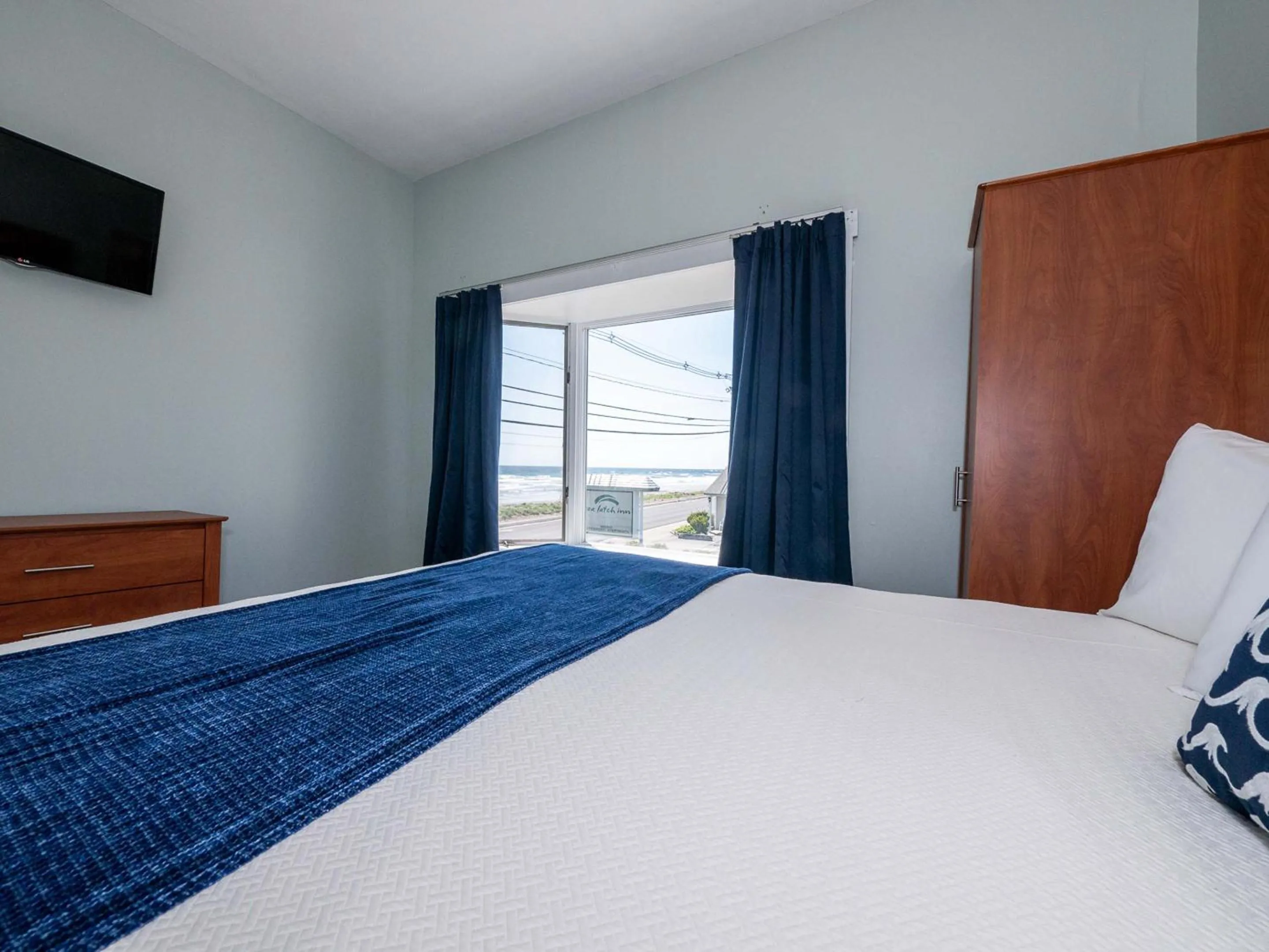 Bed in Sea Latch Inn