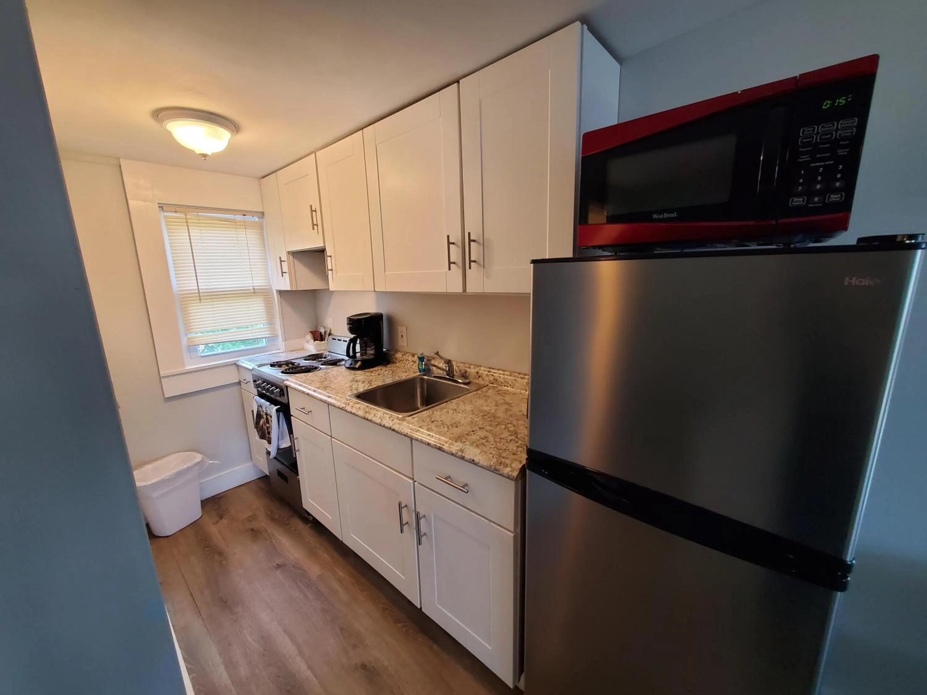 Kitchen or kitchenette in Sea Latch Inn