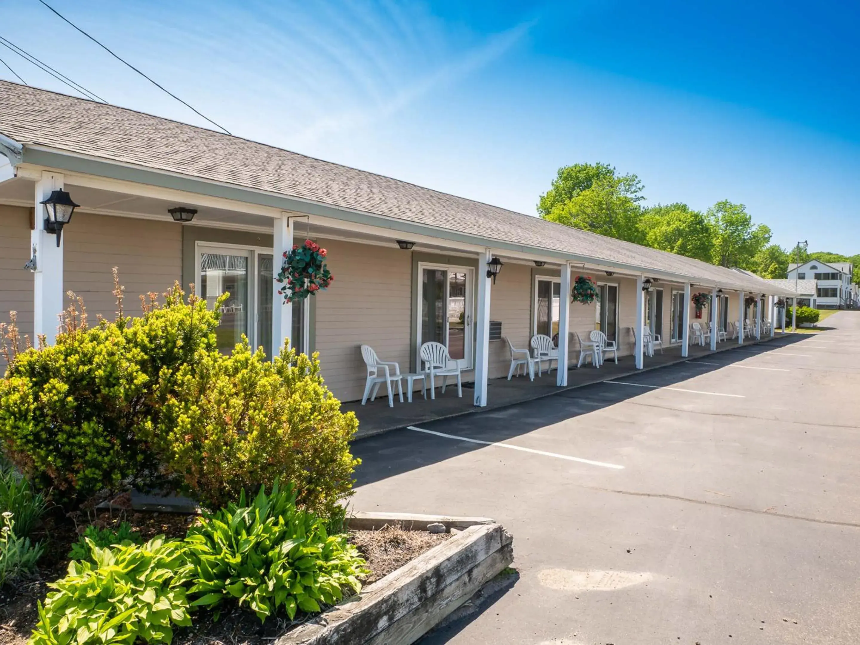 Property building in Sea Latch Inn Property building in Sea Latch Inn