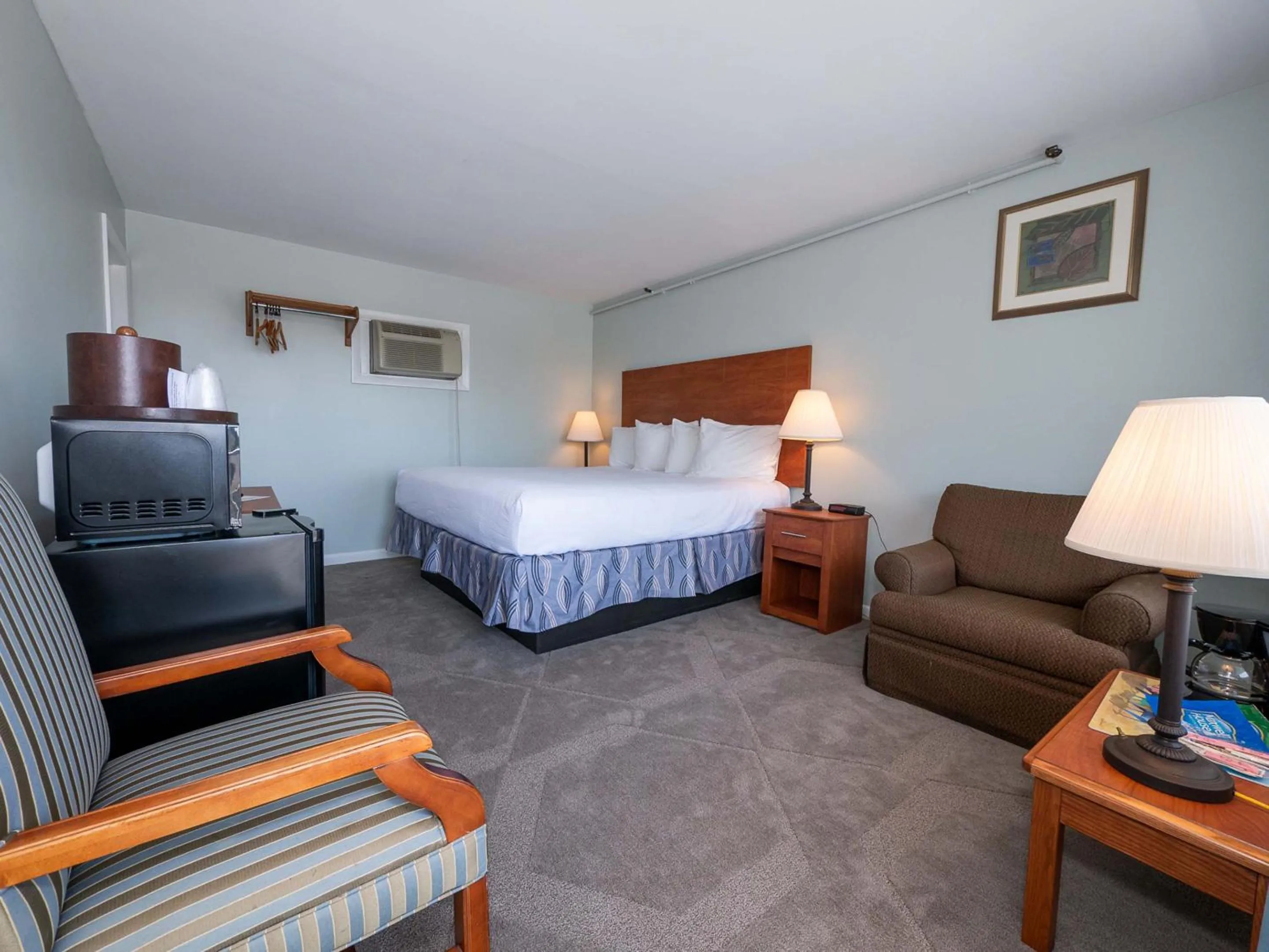 Bed in Sea Latch Inn