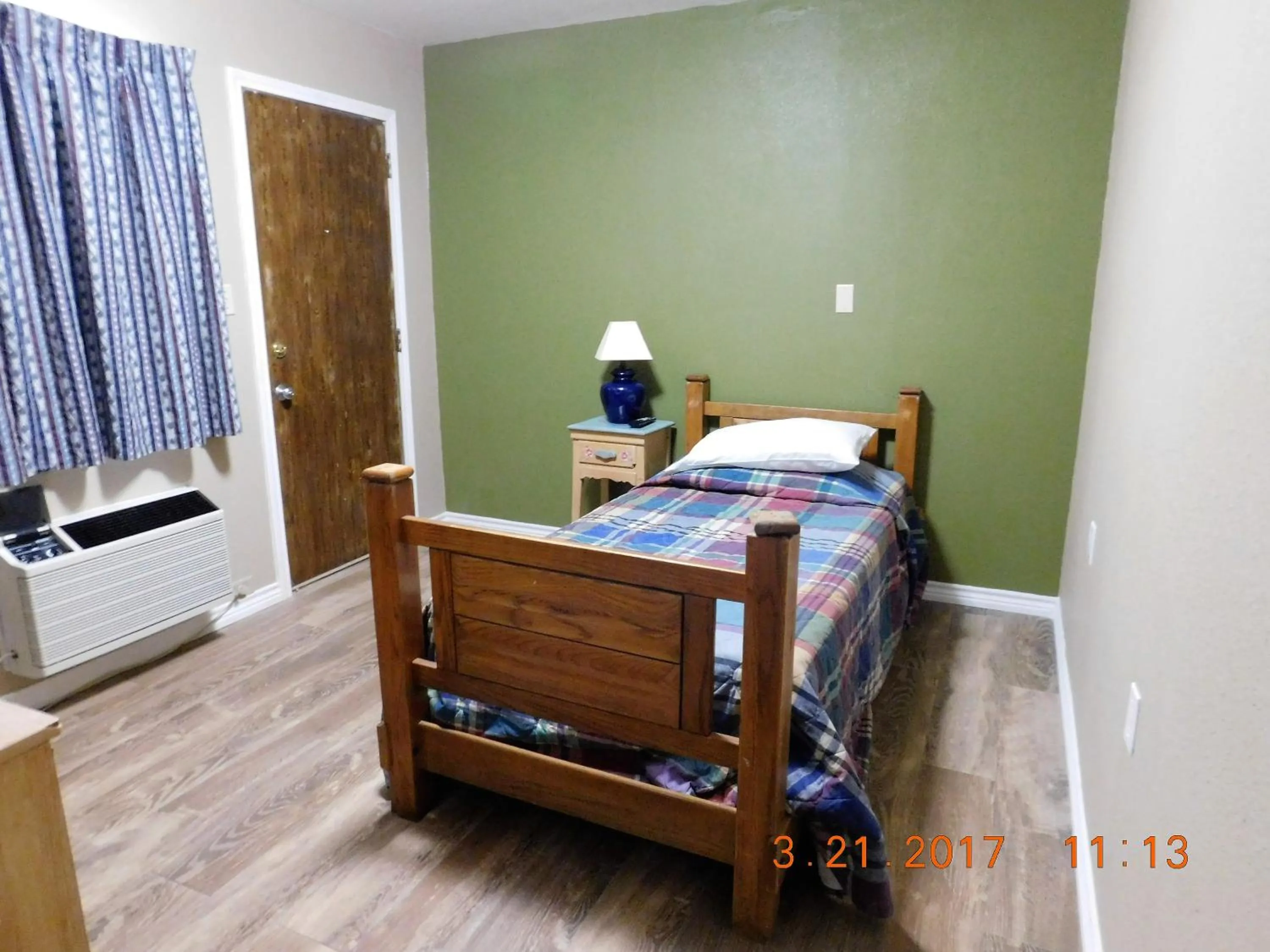 Bedroom, Bed in American Star Inn