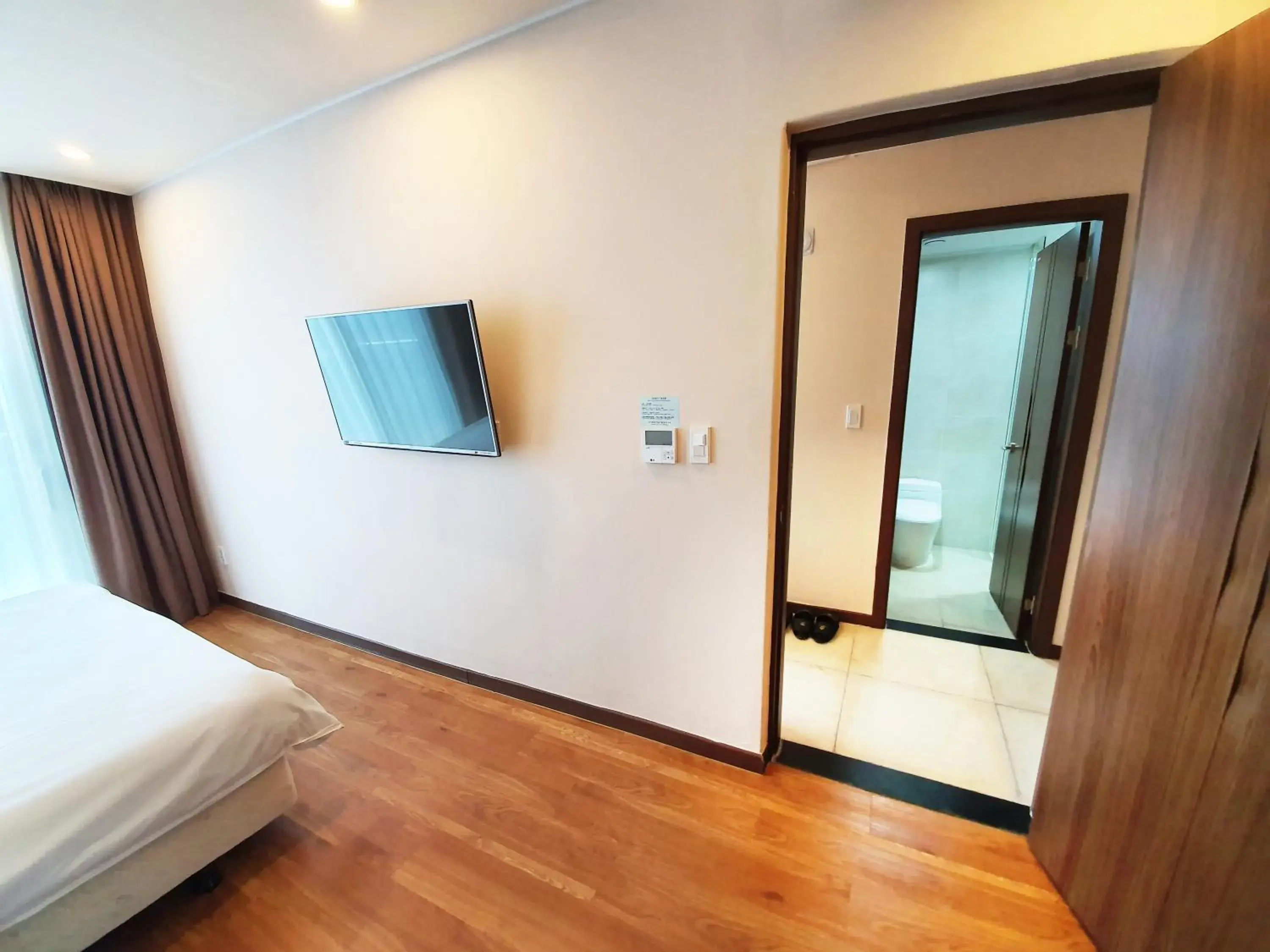 Bedroom, Bed in Jeju Jungmun Ocean Blue Hotel Bedroom, Bed in Jeju Jungmun Ocean Blue Hotel