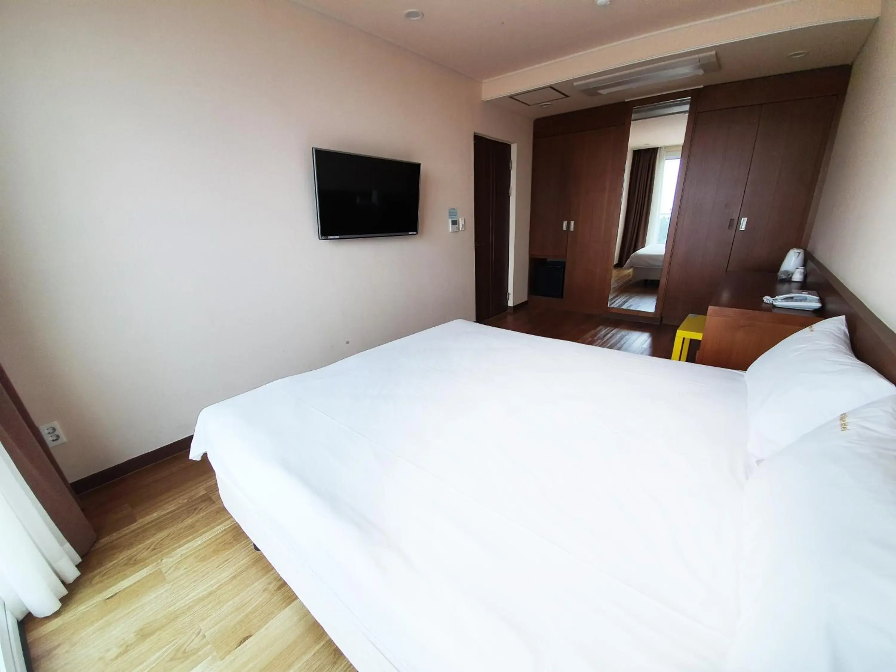 Bed in Jeju Jungmun Ocean Blue Hotel Bed in Jeju Jungmun Ocean Blue Hotel