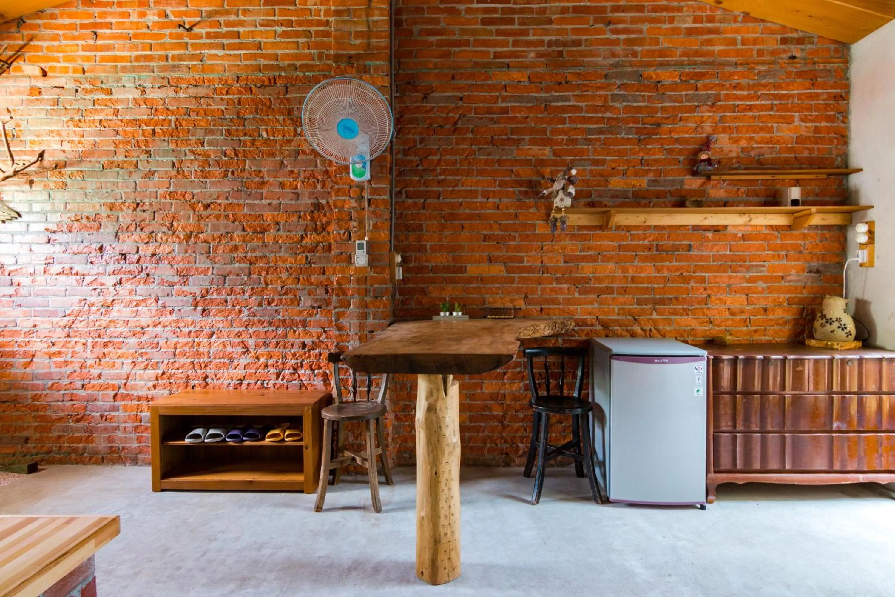 Coffee/tea facilities in Lungta BnB