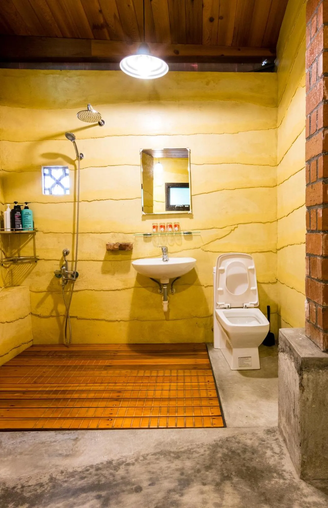 Bathroom in Lungta BnB