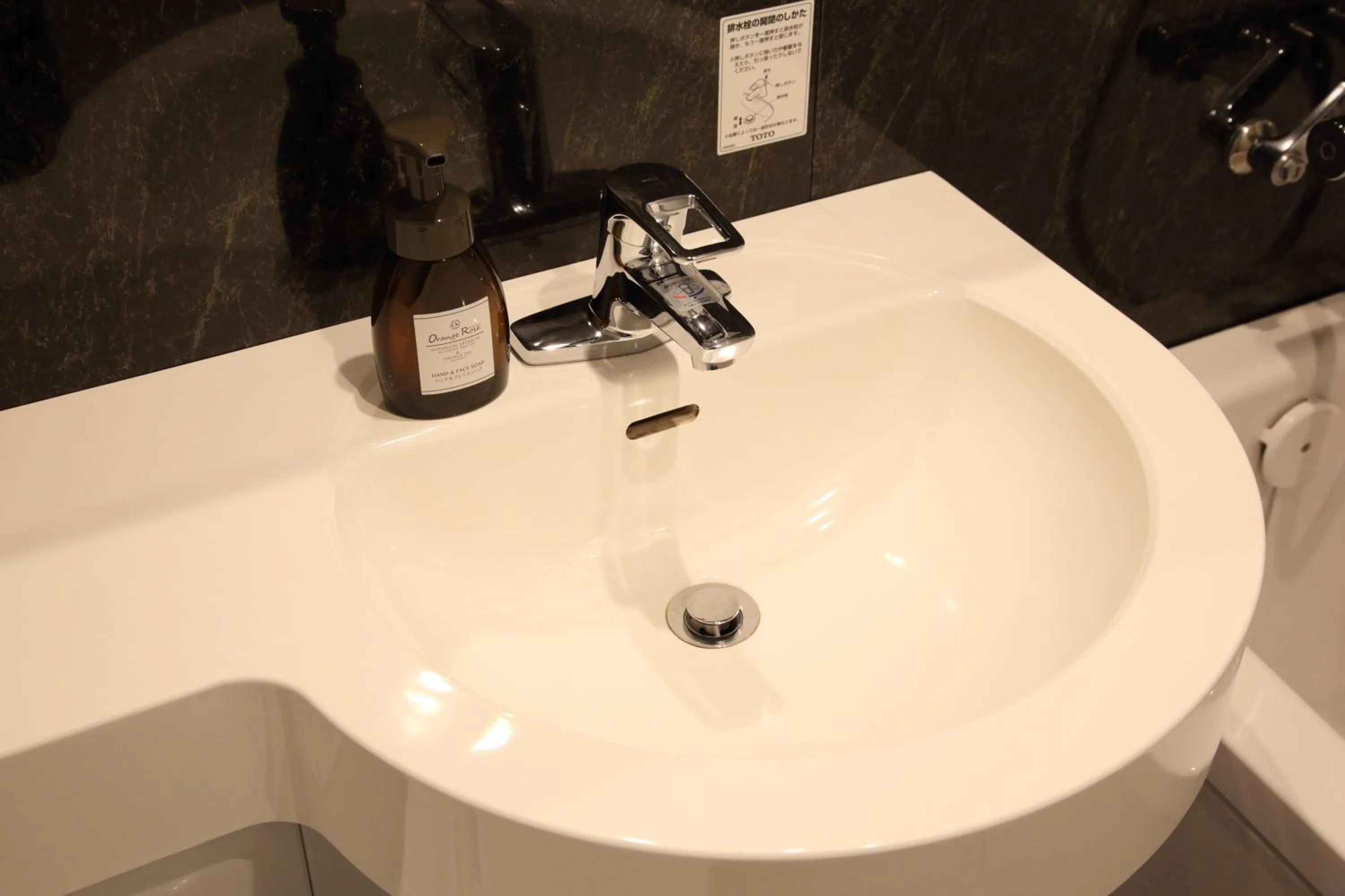 Photo of the whole room in Goi Grand Hotel