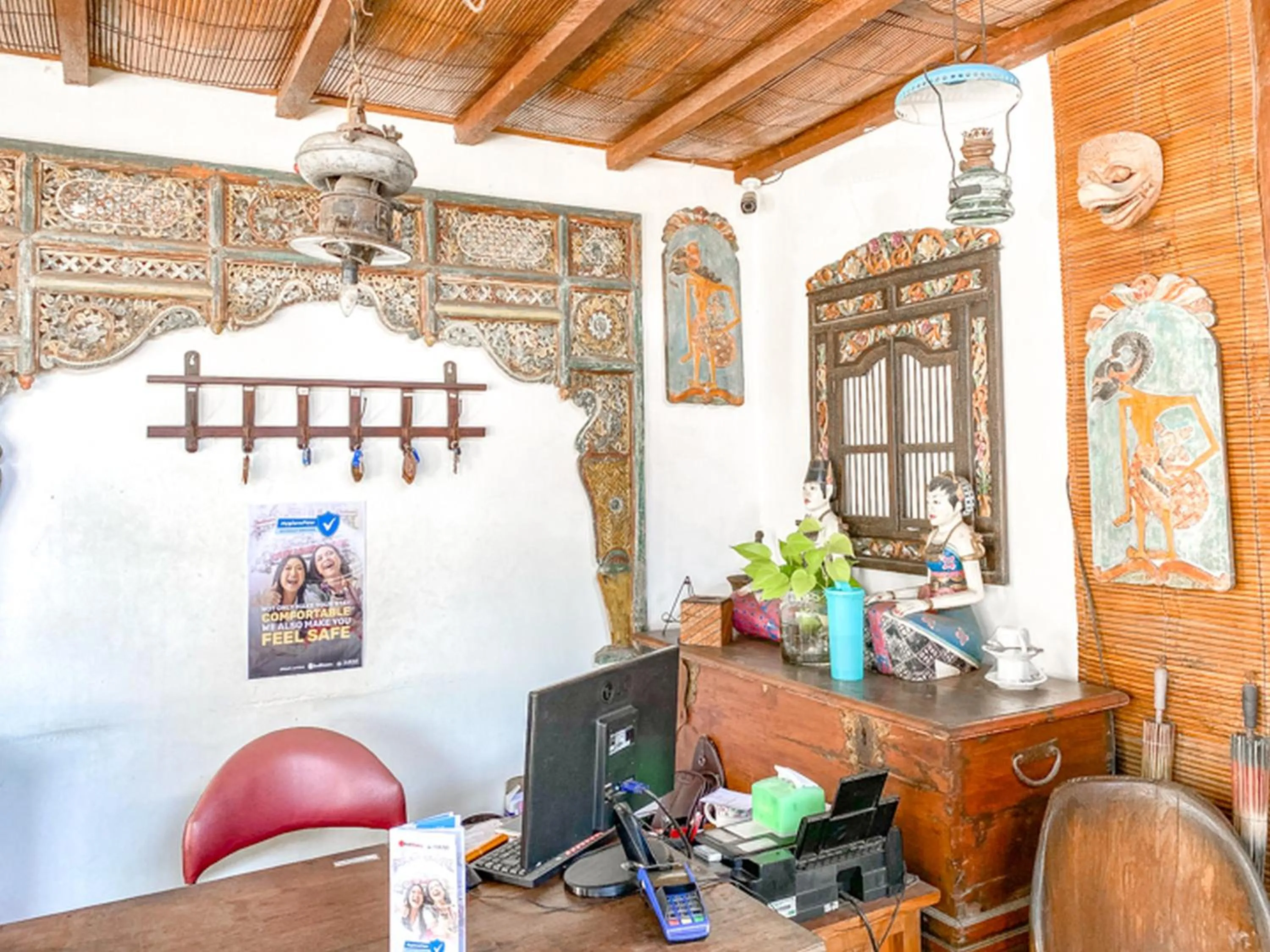 Lobby or reception in Griya Gribig Guest House Mitra RedDoorz