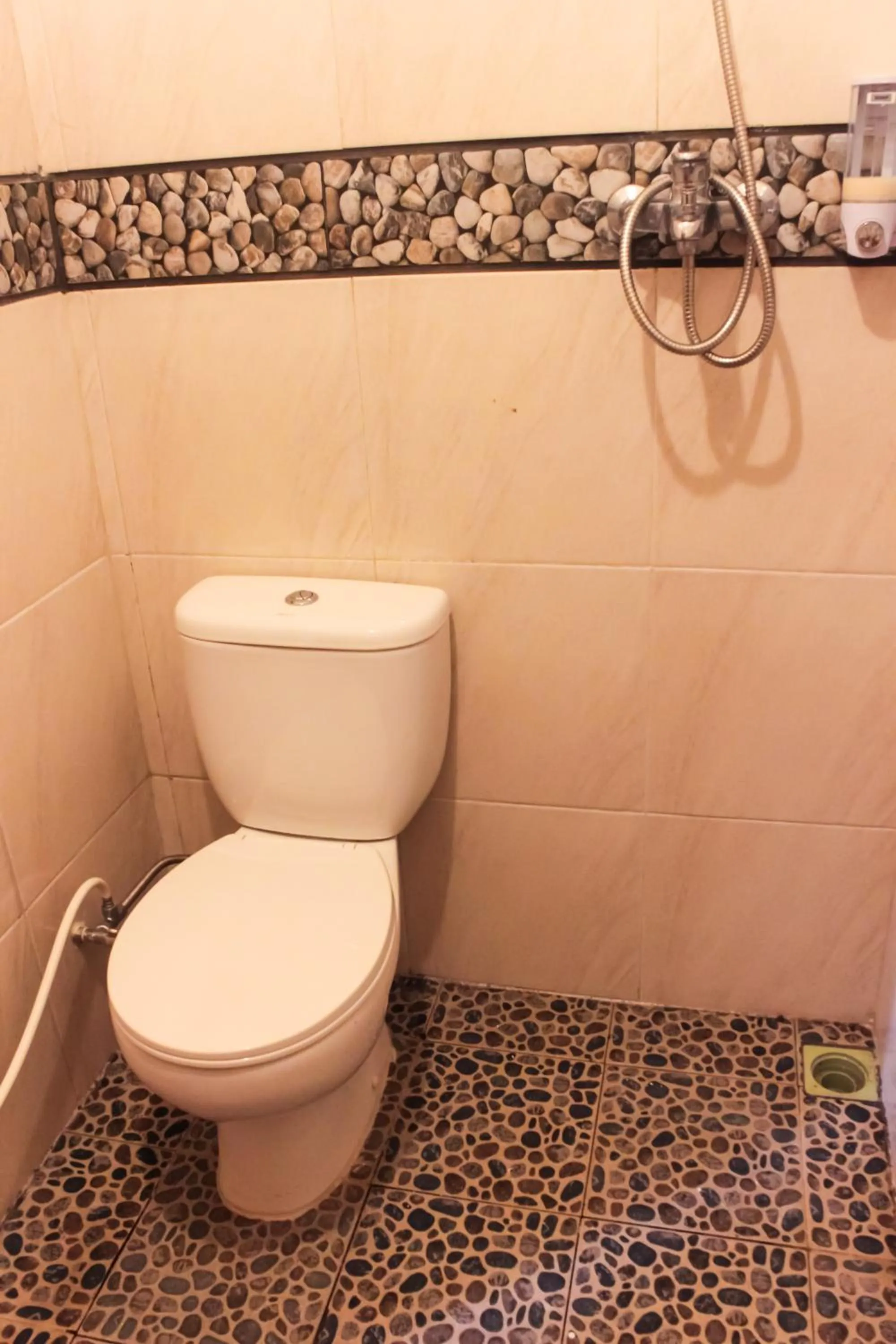 Bathroom in Griya Gribig Guest House Mitra RedDoorz